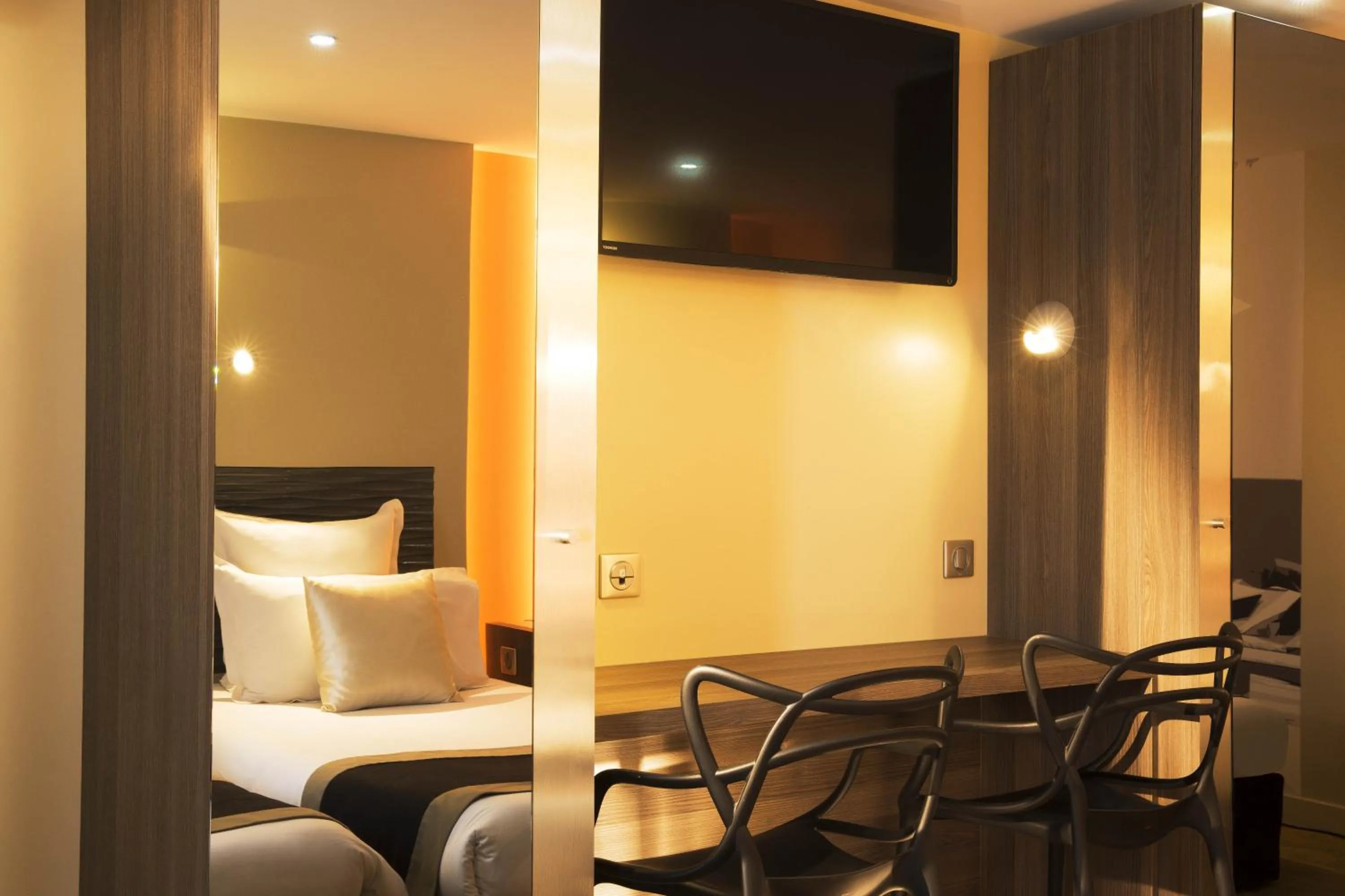 Seating area in Hôtel Brésil Opéra SPA