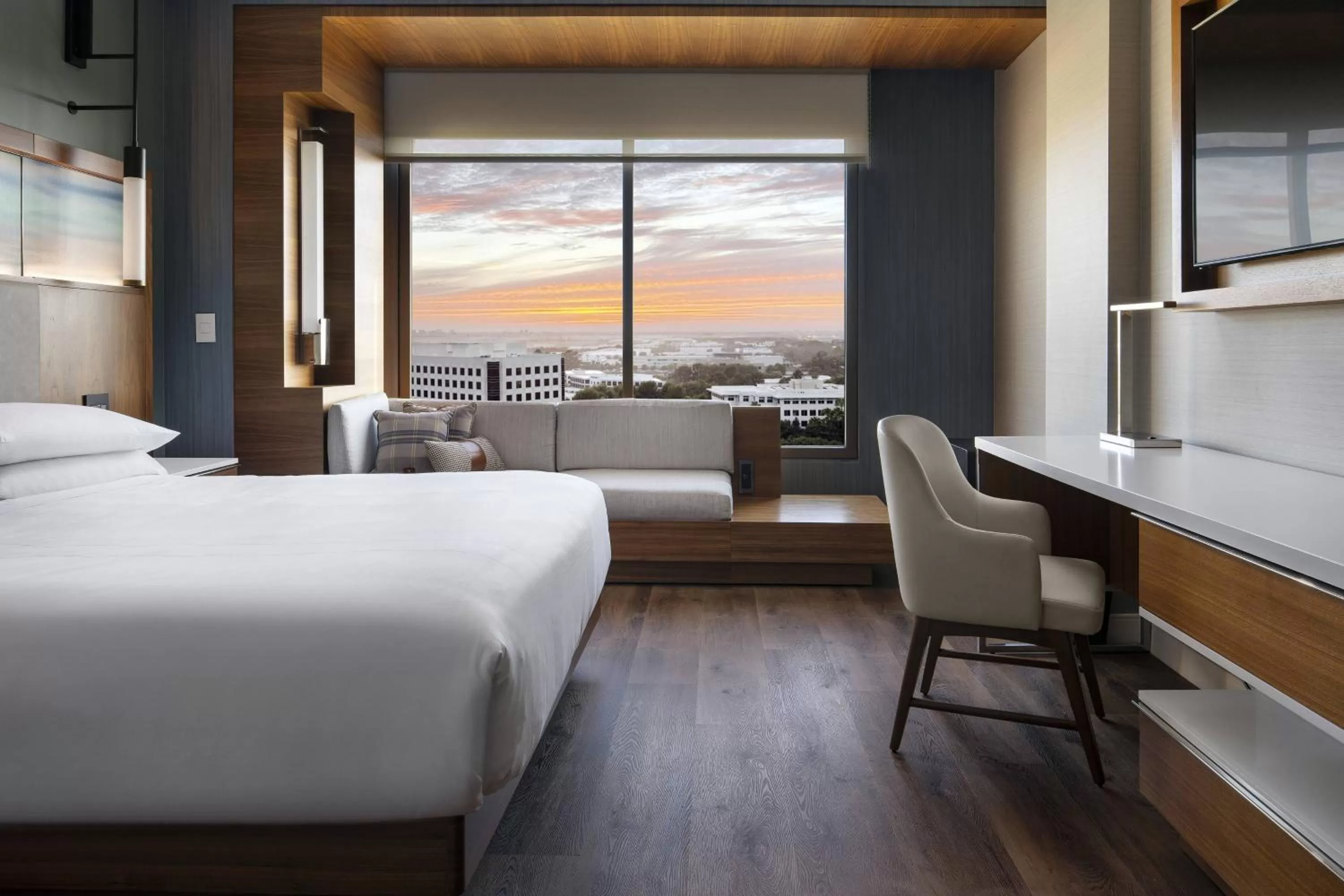 Photo of the whole room, Bed in Marriott Irvine Spectrum