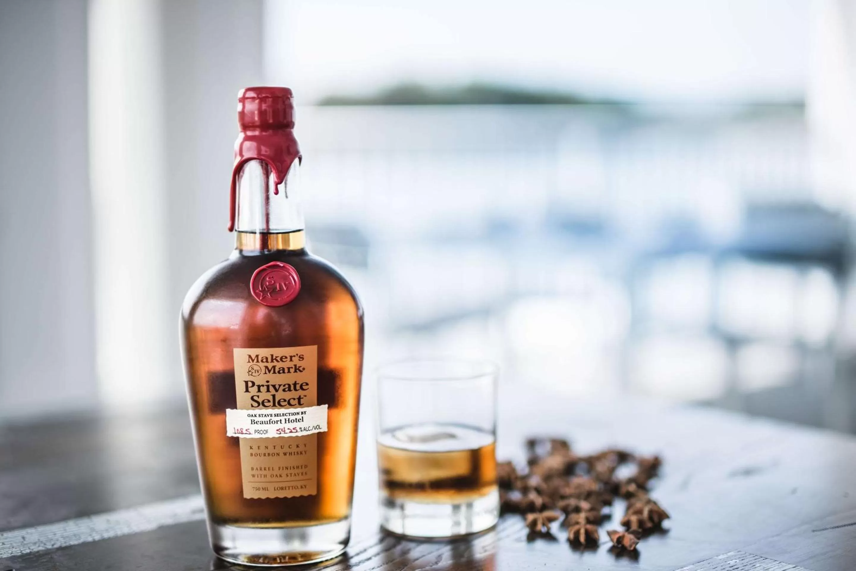 Restaurant/places to eat in Beaufort Hotel