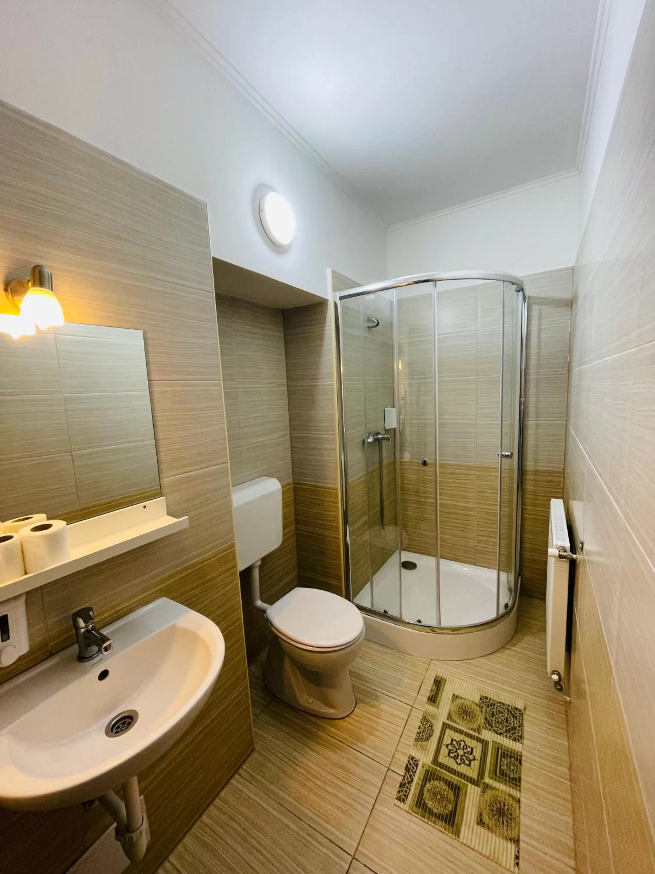 Bathroom in Easy Star Hotel