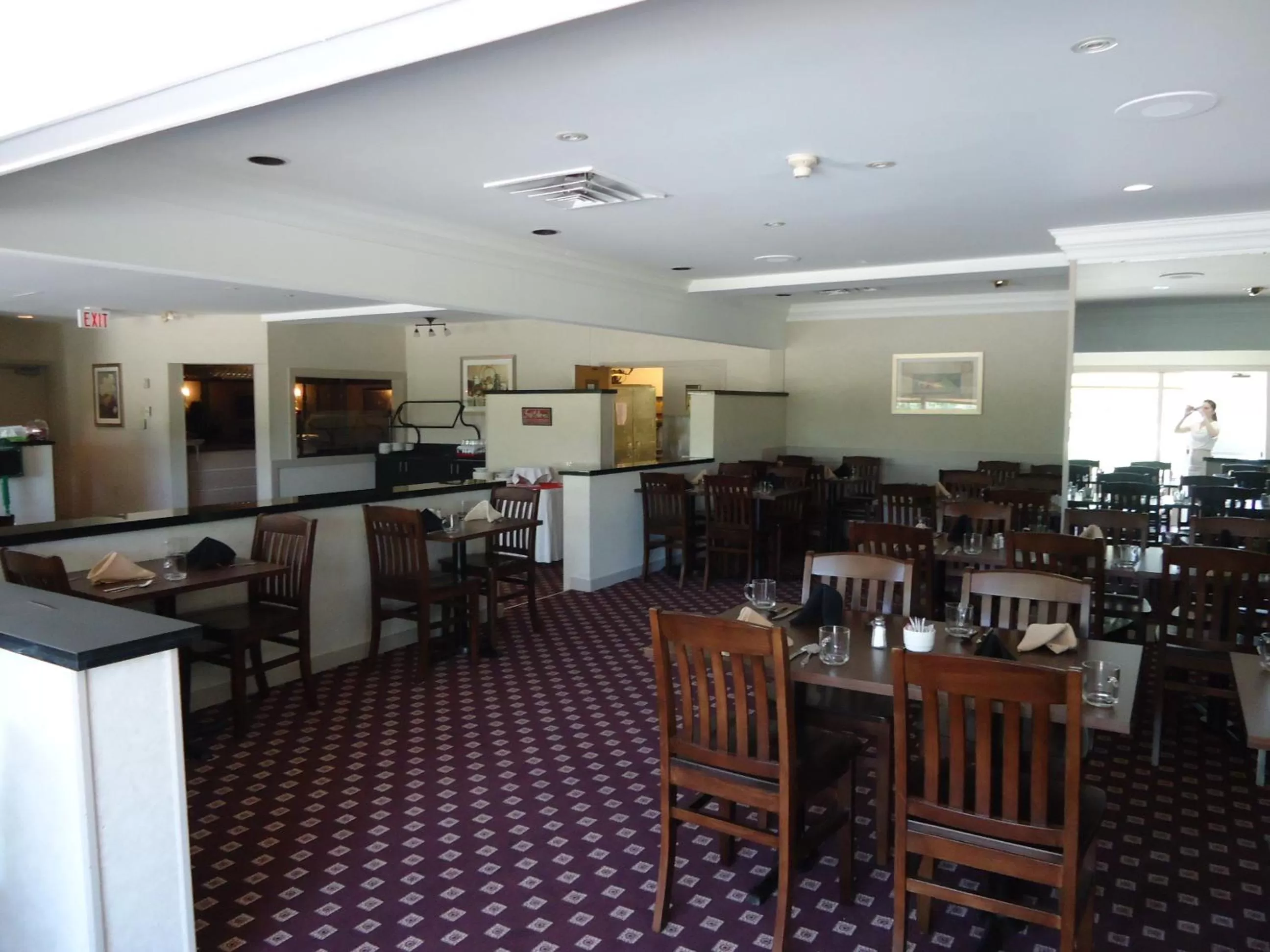 Restaurant/places to eat in Ramada by Wyndham Trenton