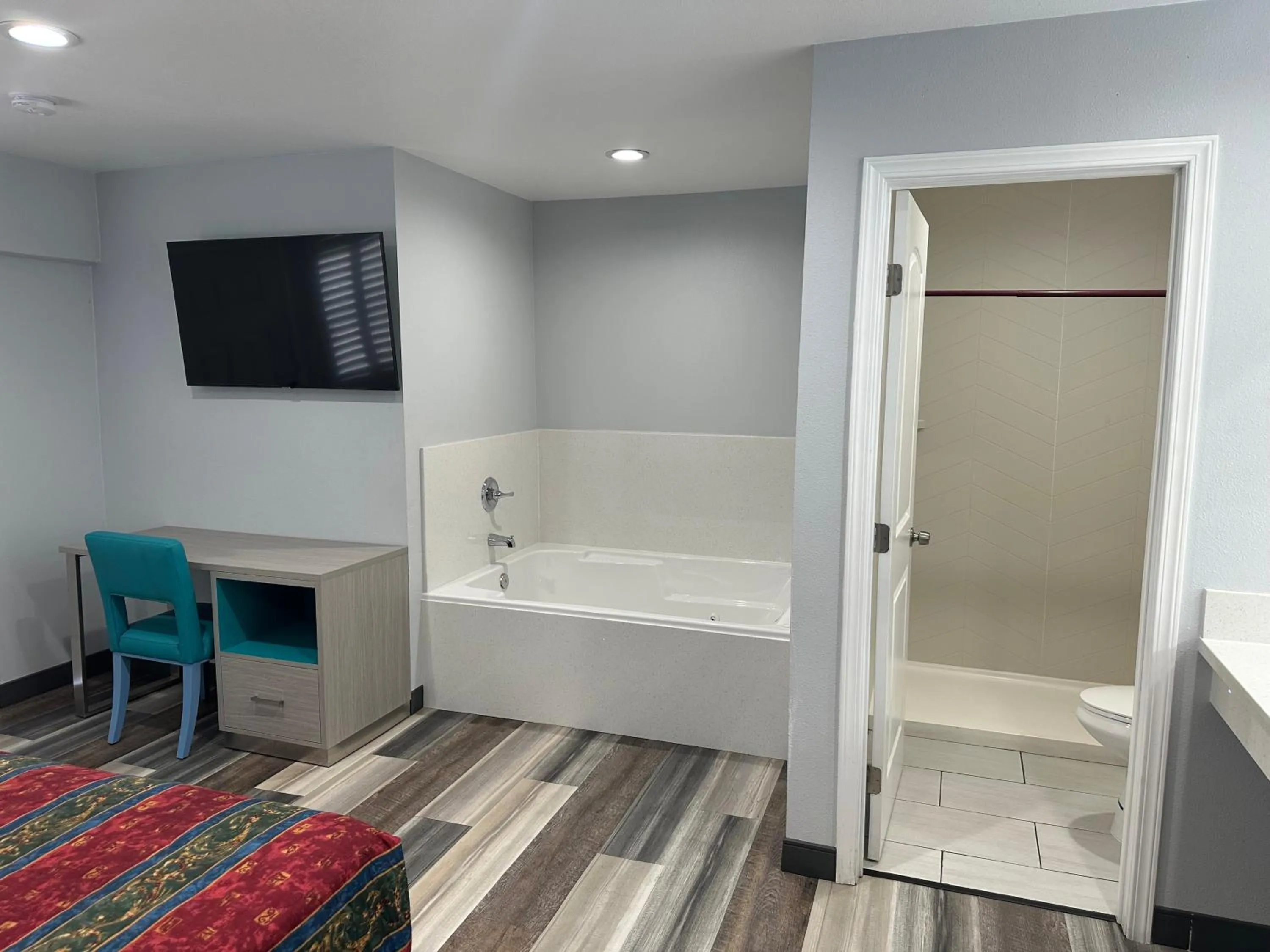 Bed in Sahara Inn - Los Angeles