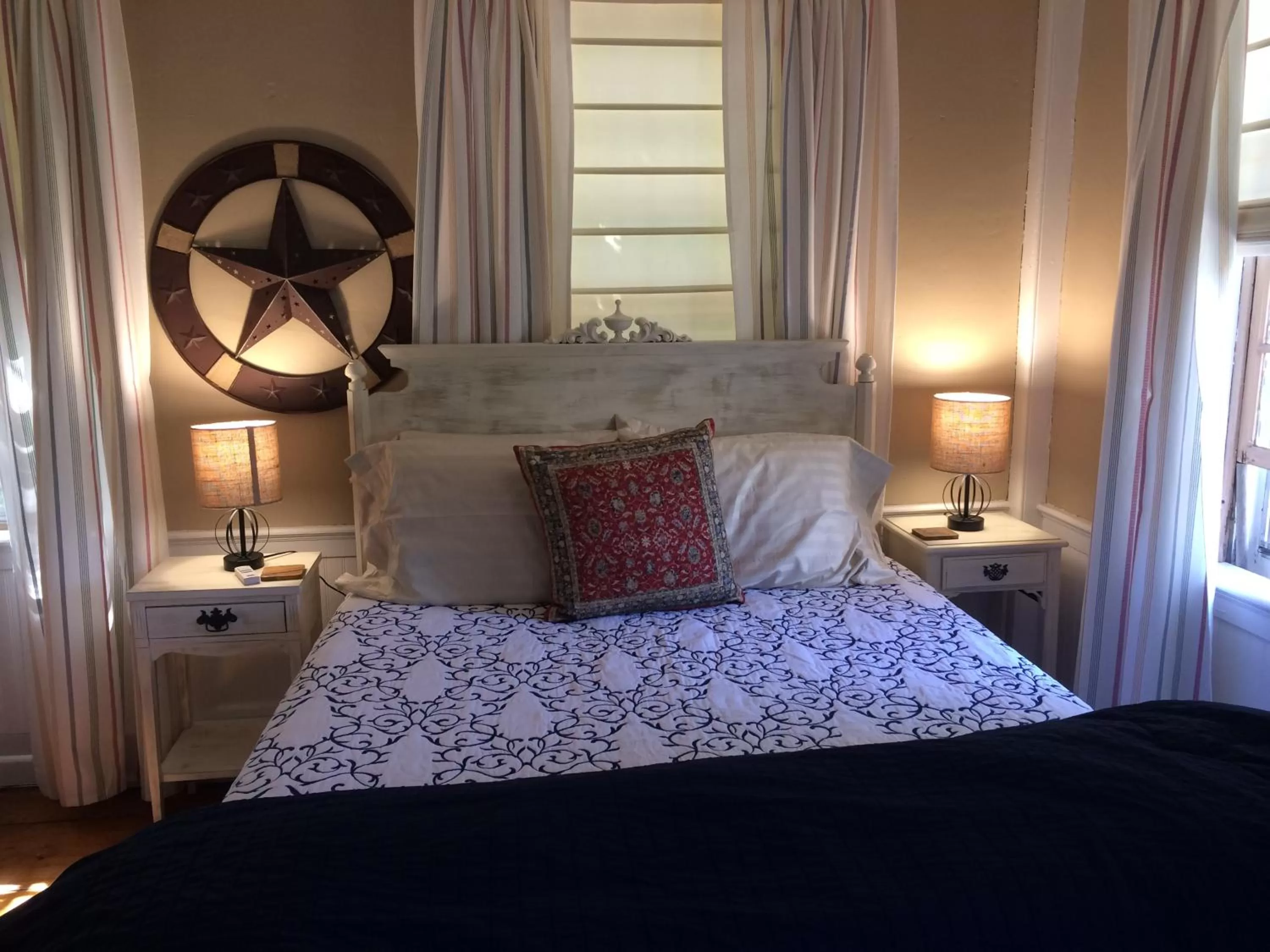 Photo of the whole room, Bed in William's Grant Inn Bed and Breakfast