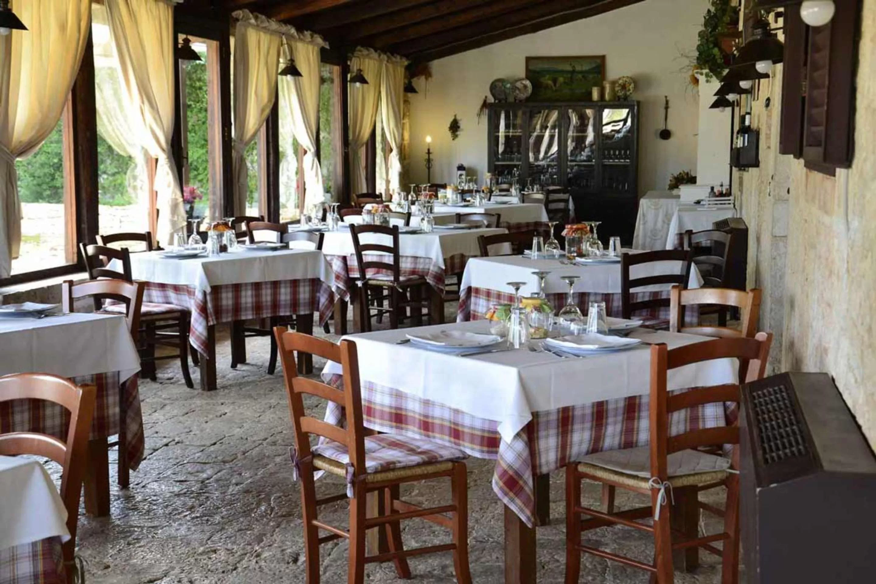 Restaurant/places to eat in Agriturismo Masseria Alberotanza