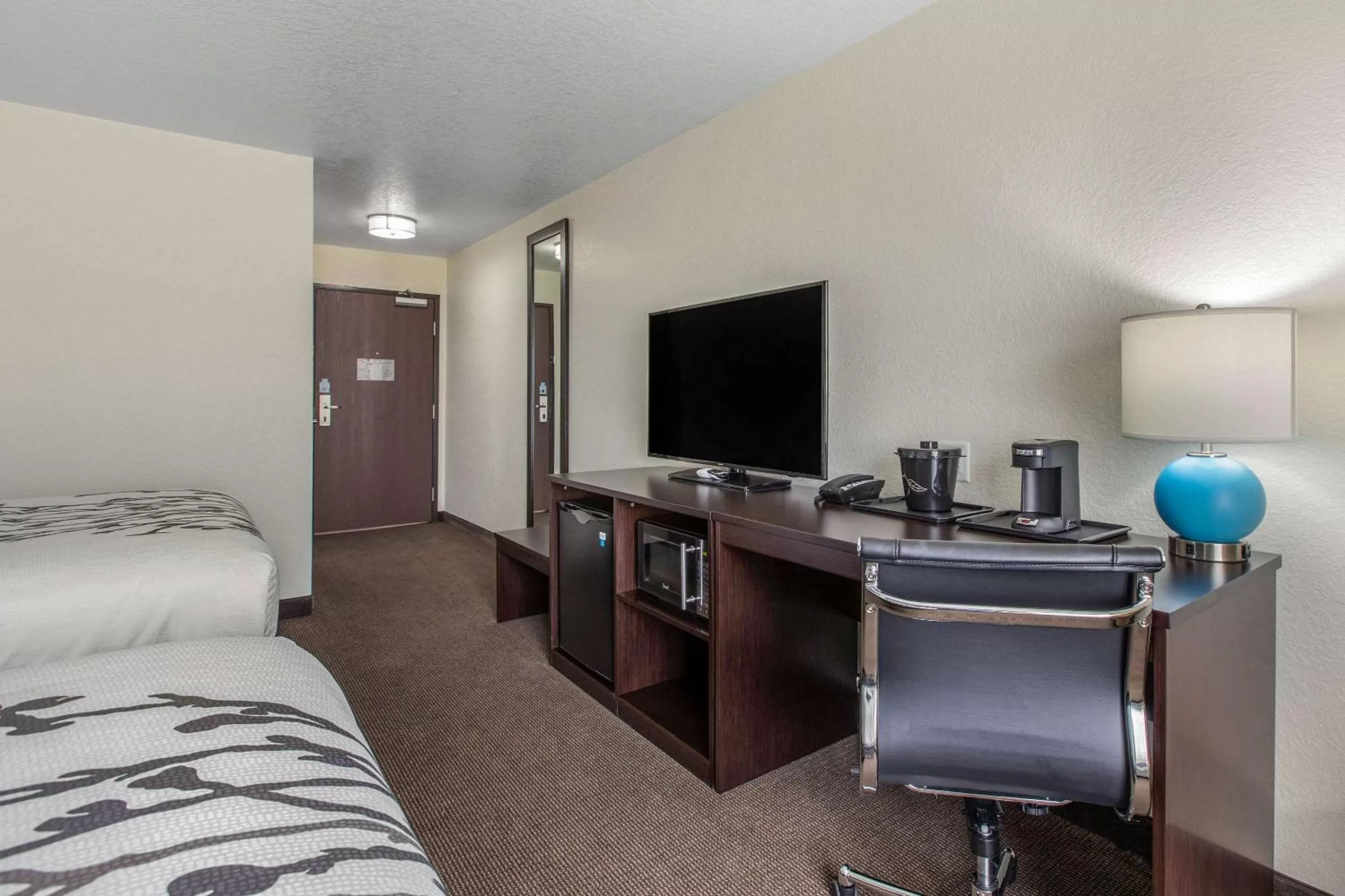 Photo of the whole room, Bed in Sleep Inn & Suites Ankeny - Des Moines