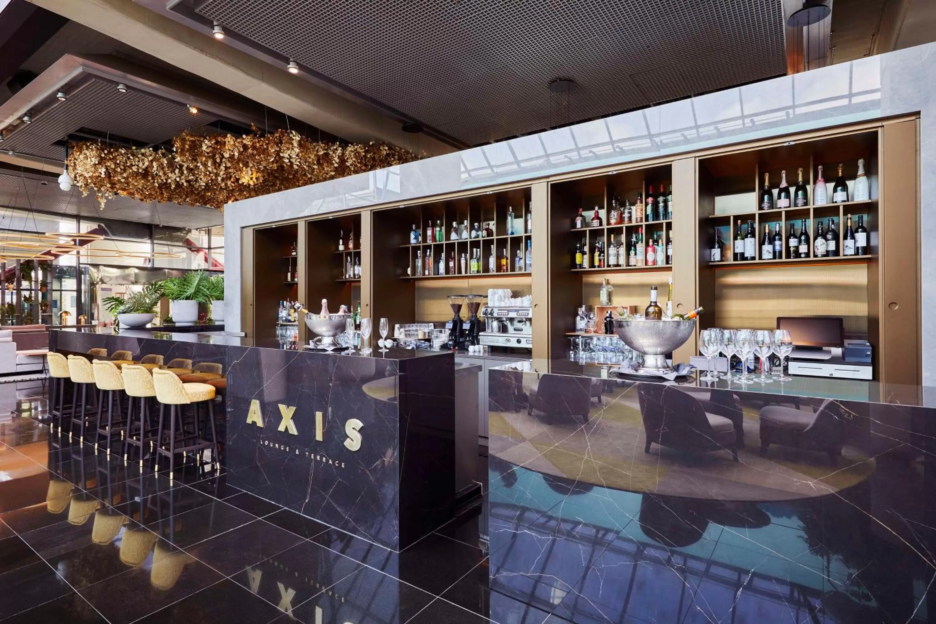 Lounge or bar in Hyatt Regency Barcelona Tower