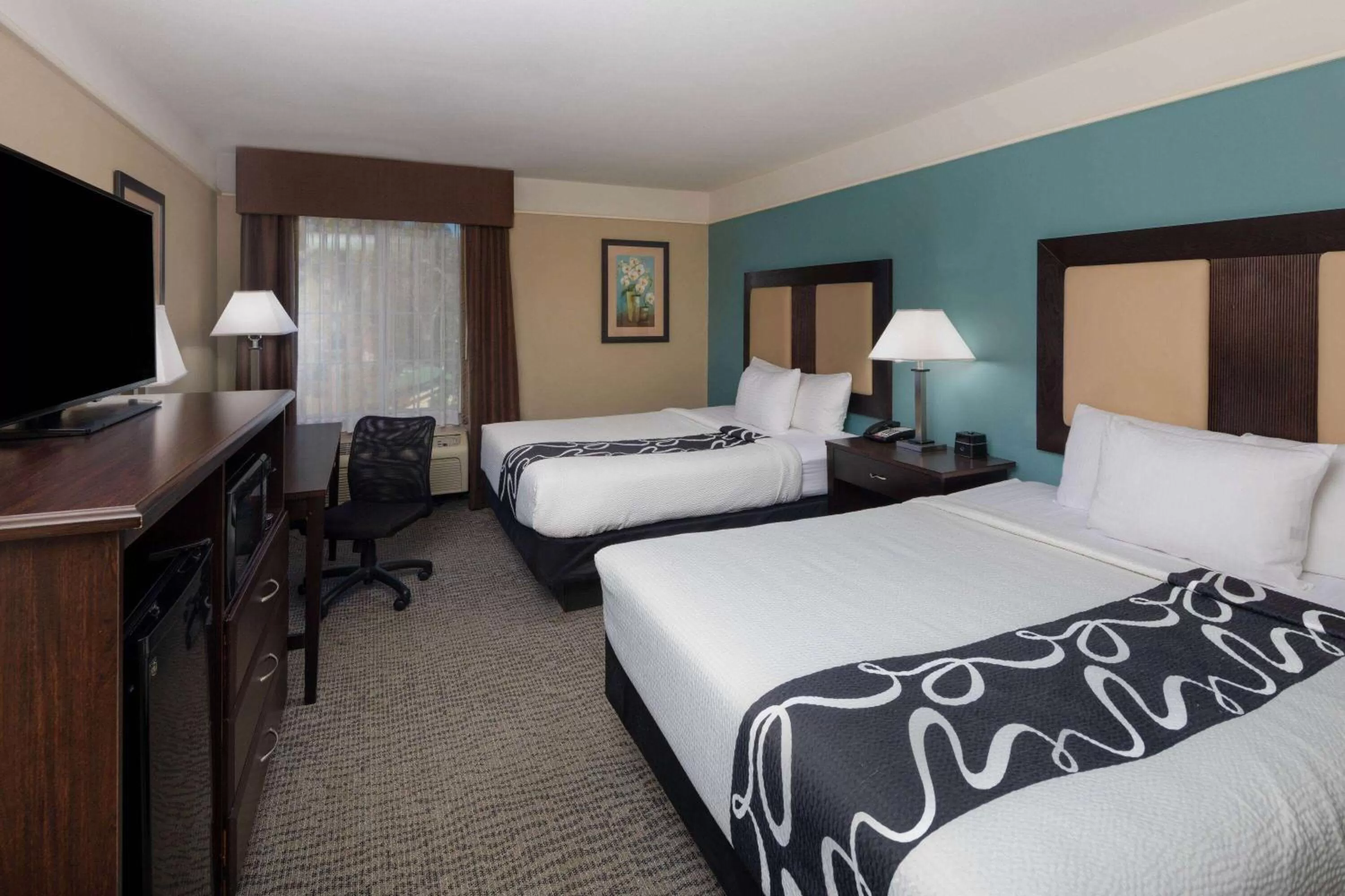 Photo of the whole room, Bed in La Quinta by Wyndham Savannah Airport - Pooler
