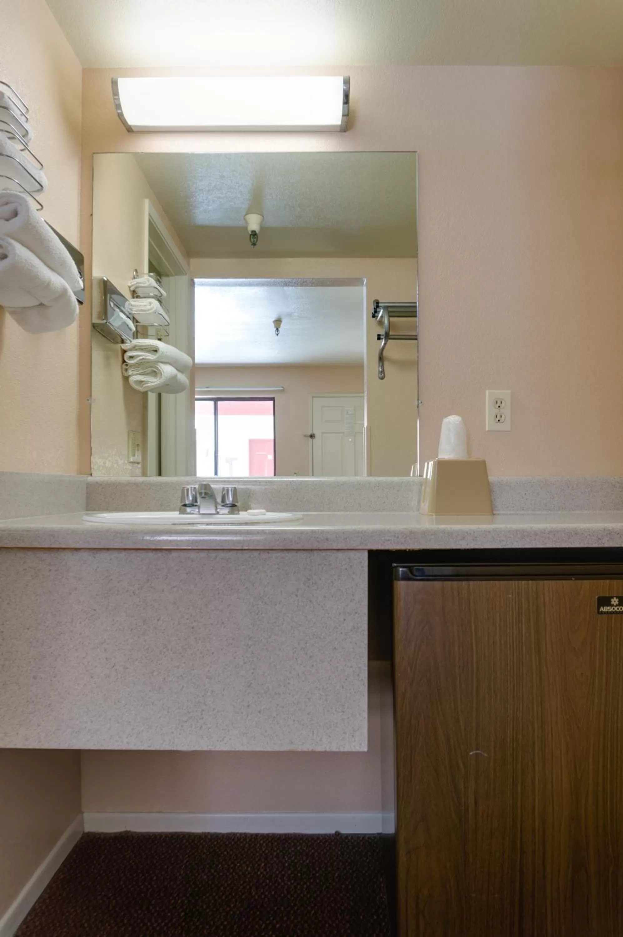 Bathroom in Heritage Inn La Mesa