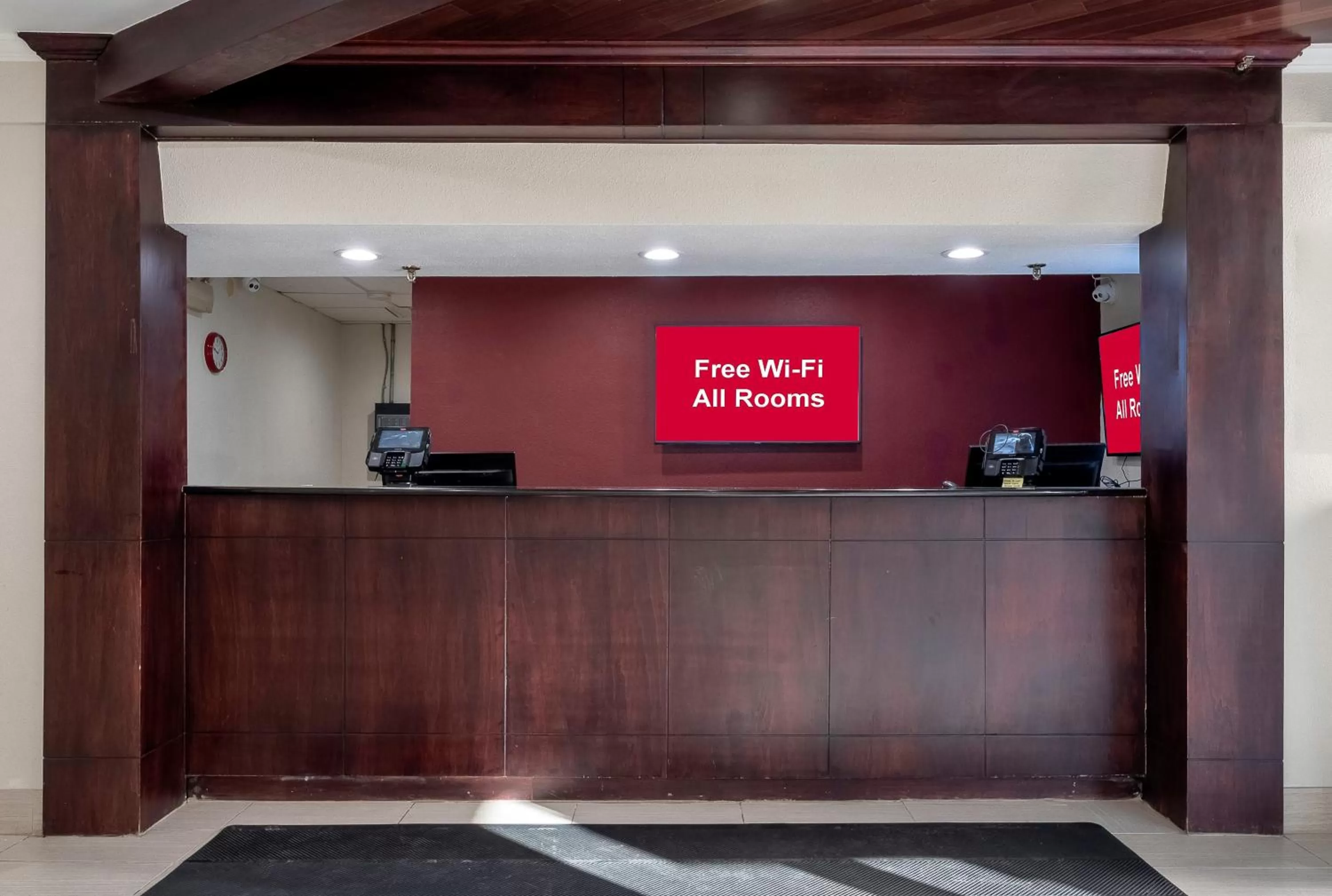 Lobby or reception in Red Roof Inn Bordentown - McGuire AFB