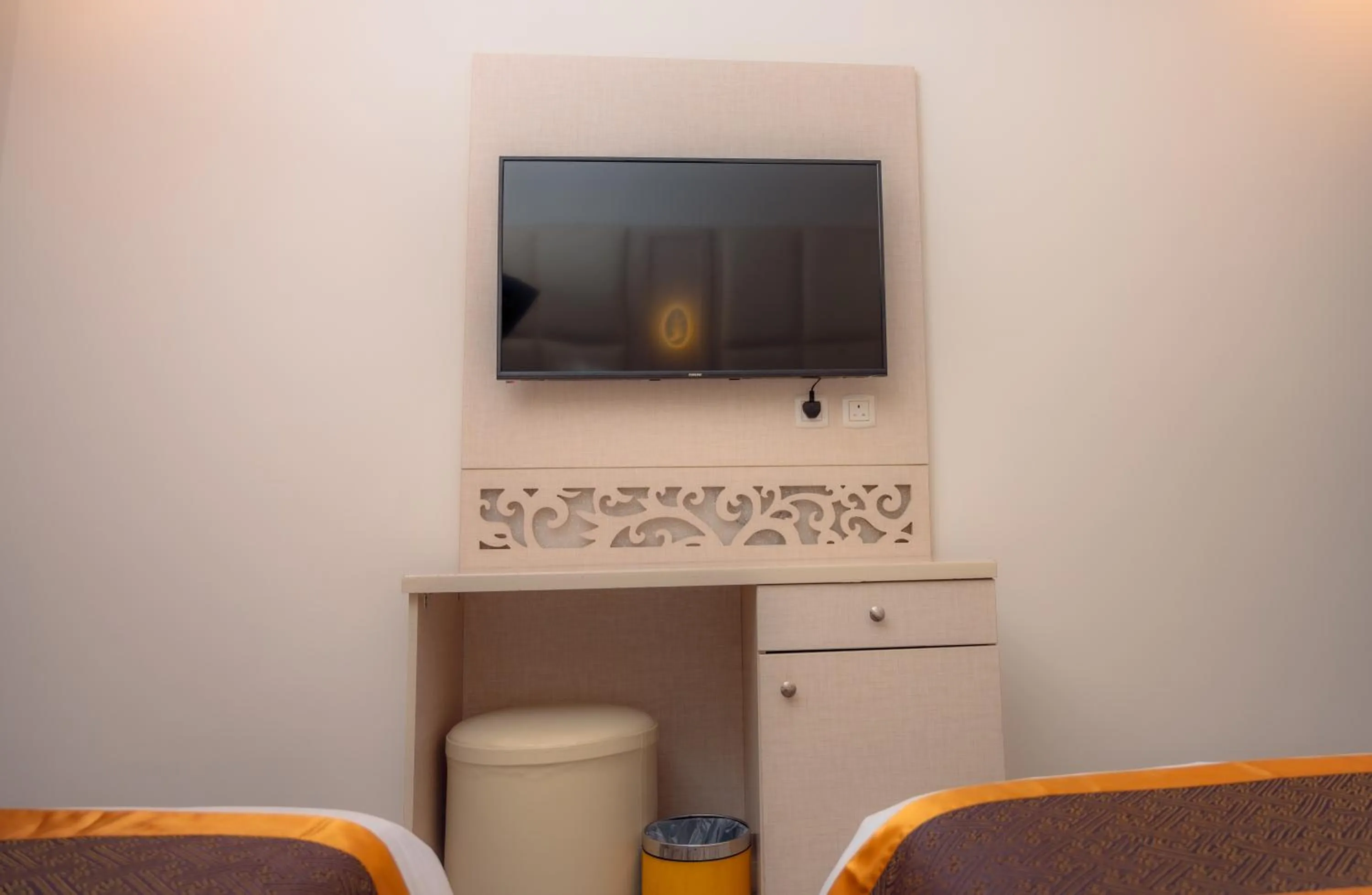 TV and multimedia in Areen Hotel فندق ارين