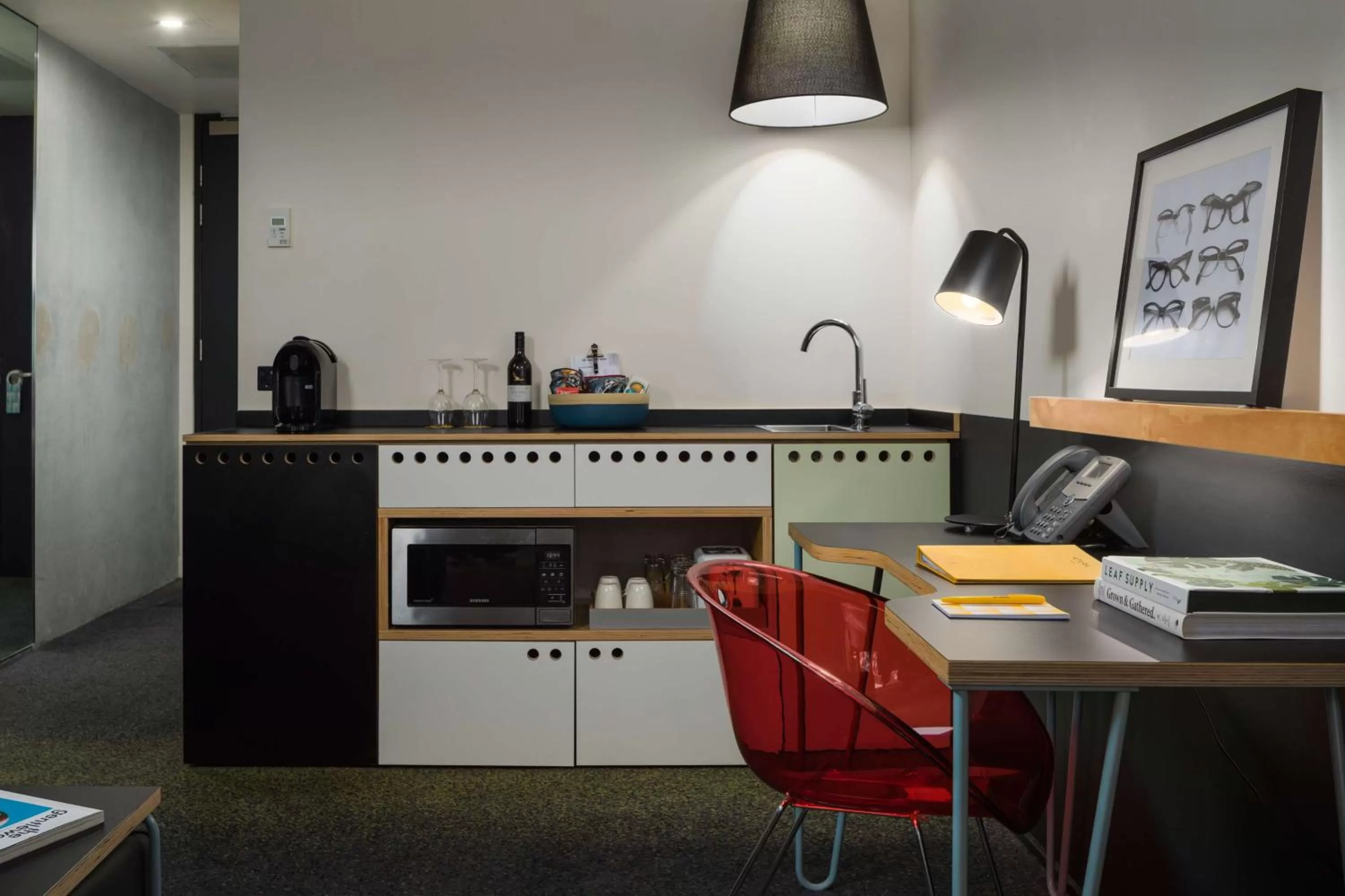 Coffee/tea facilities in Atura Blacktown