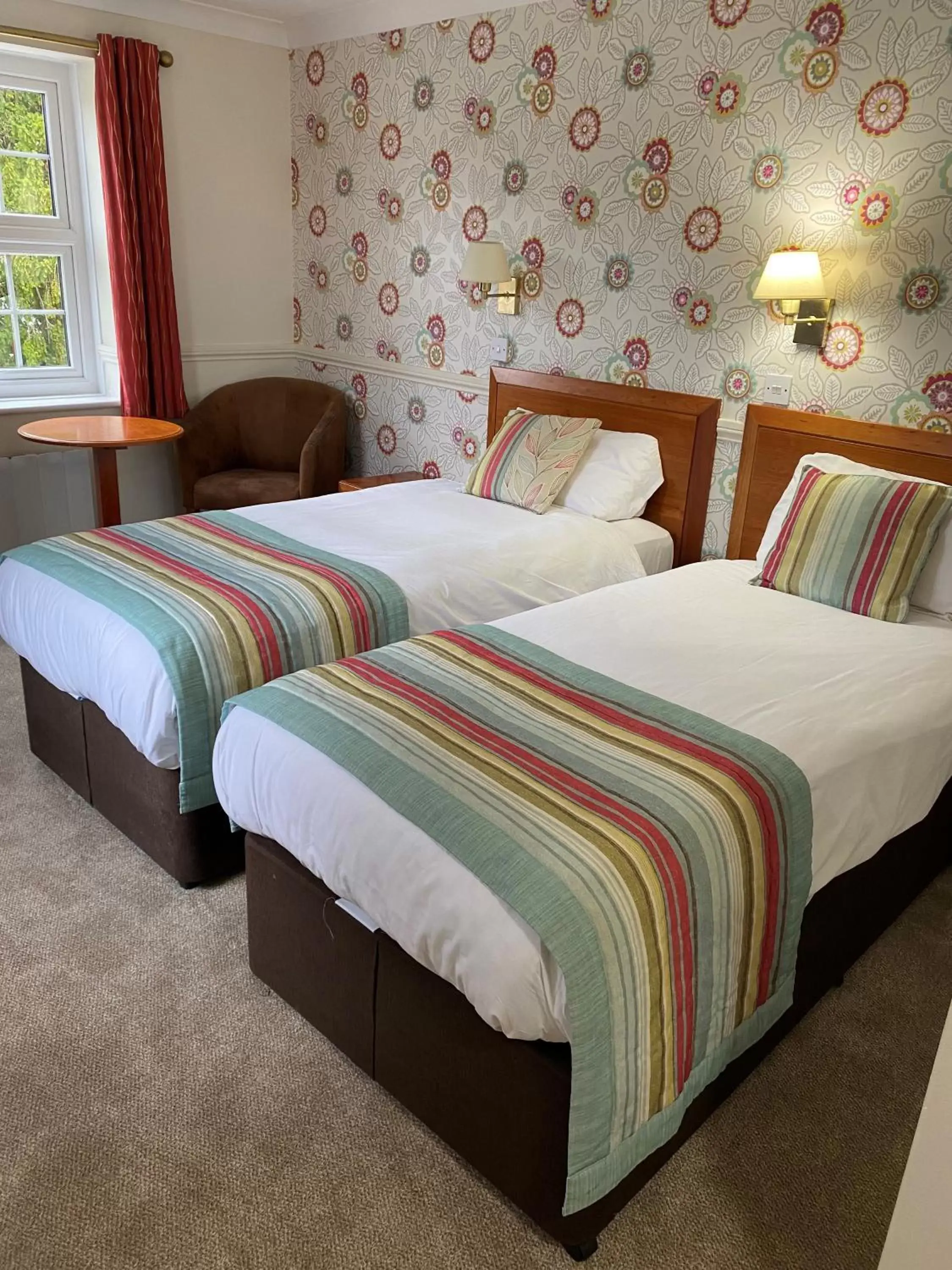 Twin Room in Alton House Hotel Twin Room in Alton House Hotel