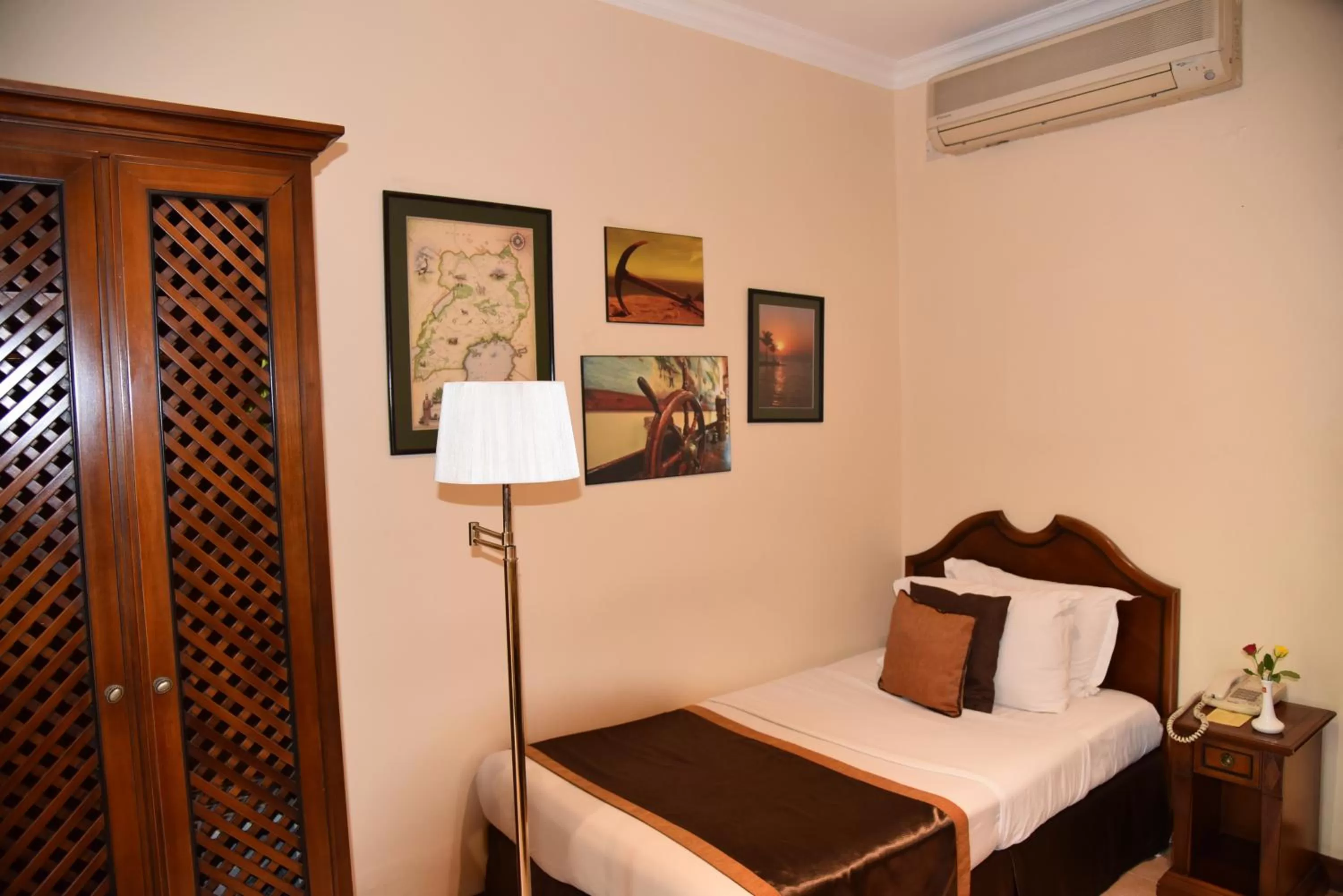 Photo of the whole room, Bed in Speke Hotel 1996 Ltd