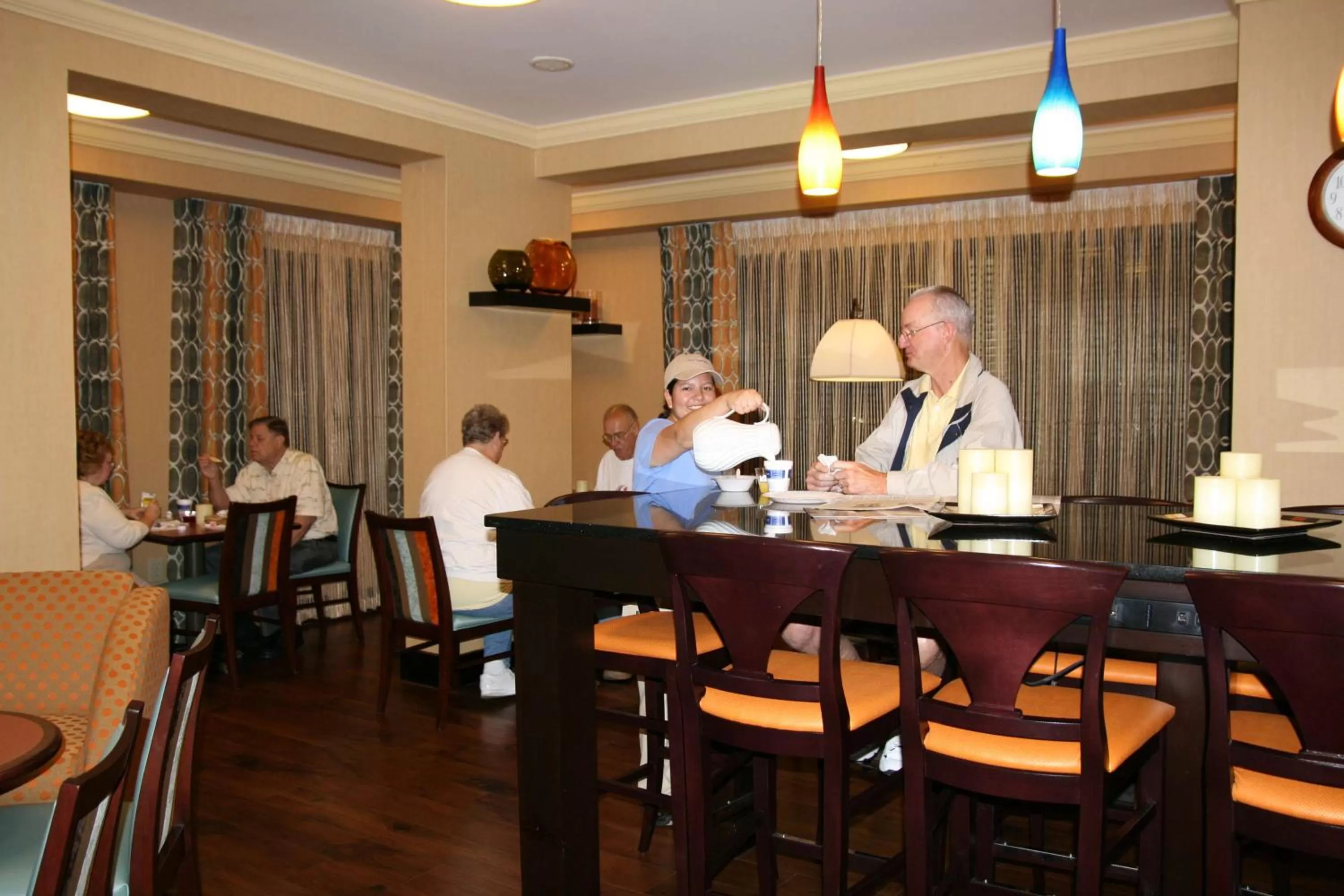 Dining area in Hampton Inn Dalton