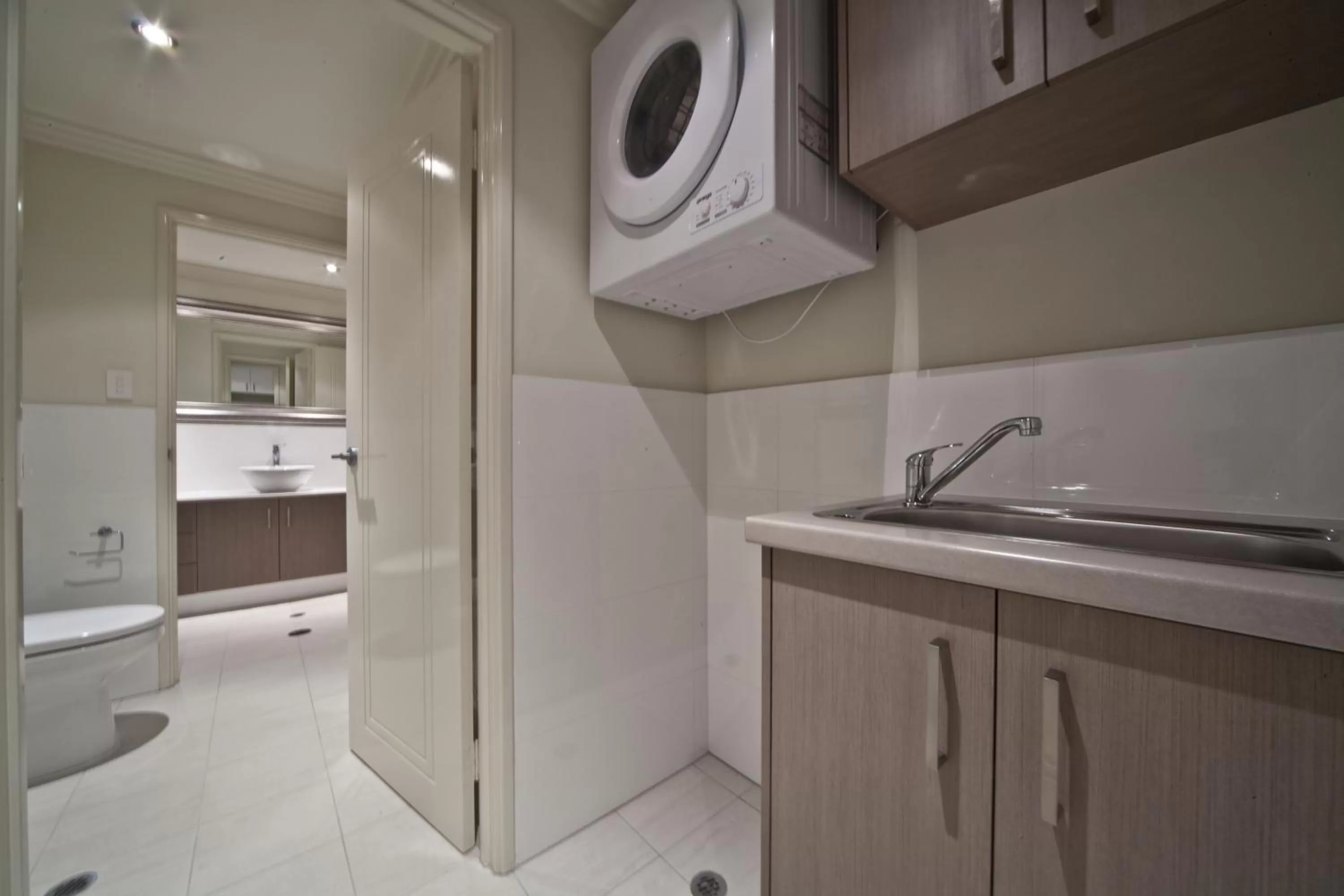 Kitchen or kitchenette in Zappeion Apartments