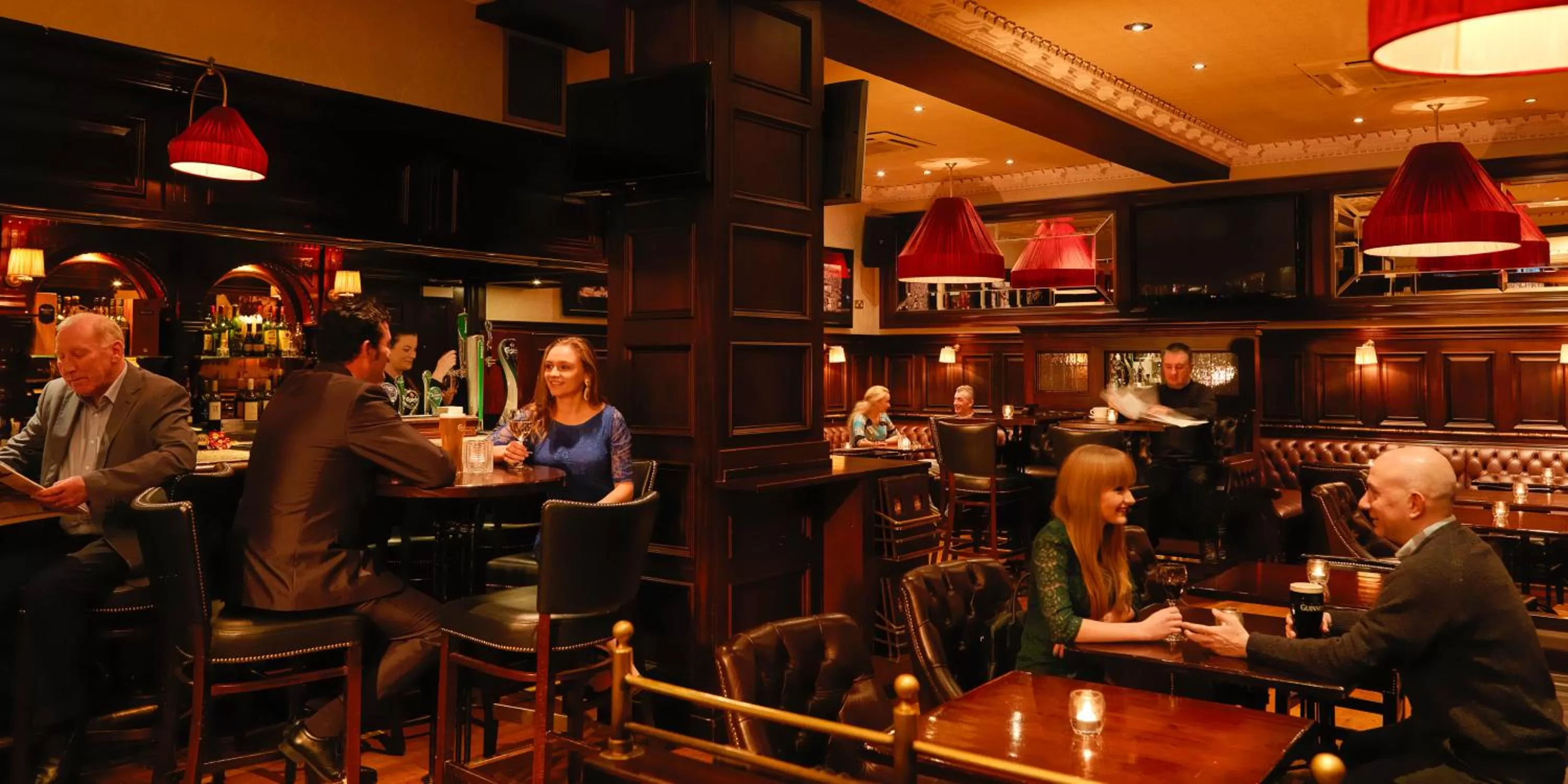 People in Grand Hotel Tralee