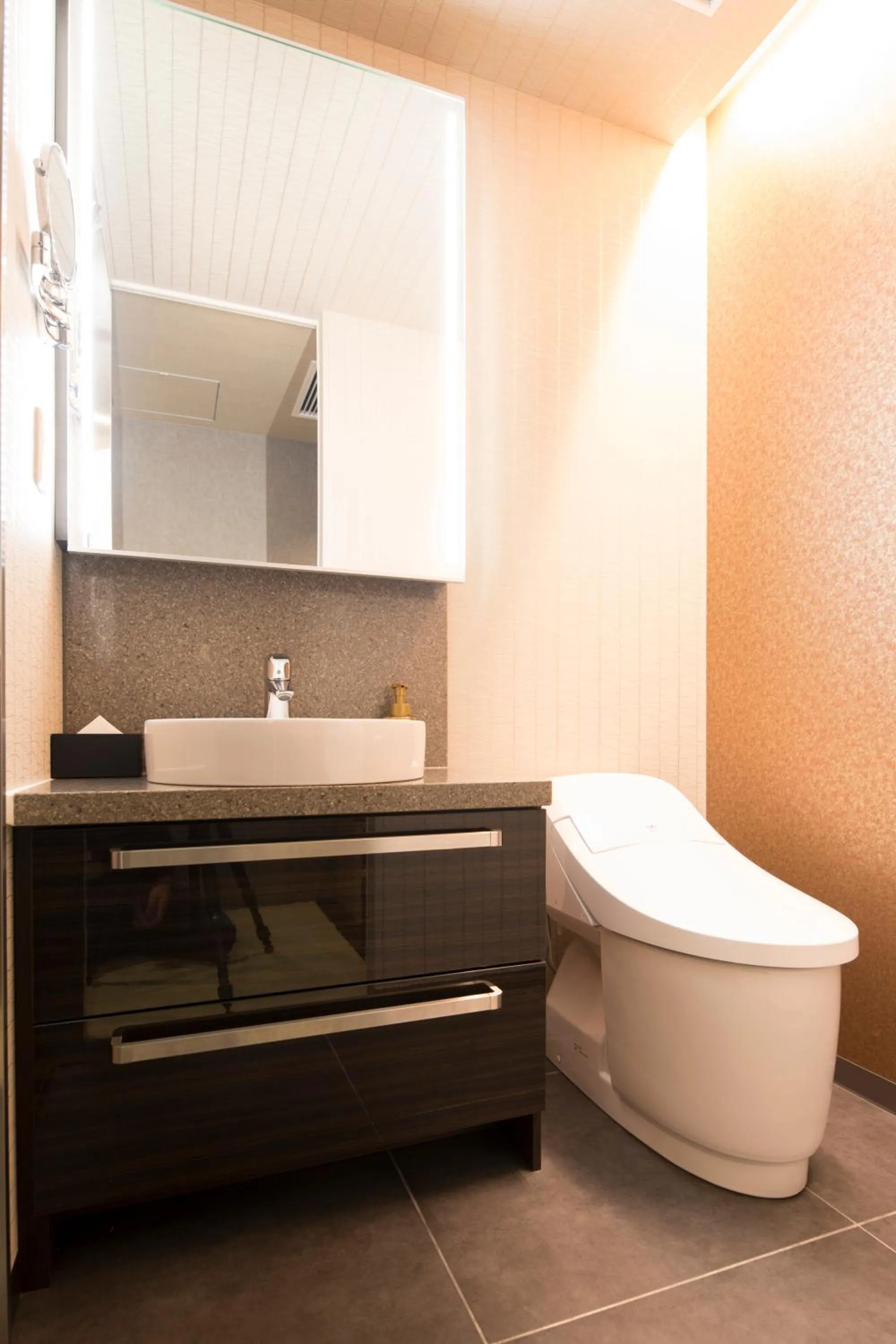 Toilet in Piazza Hotel Nara