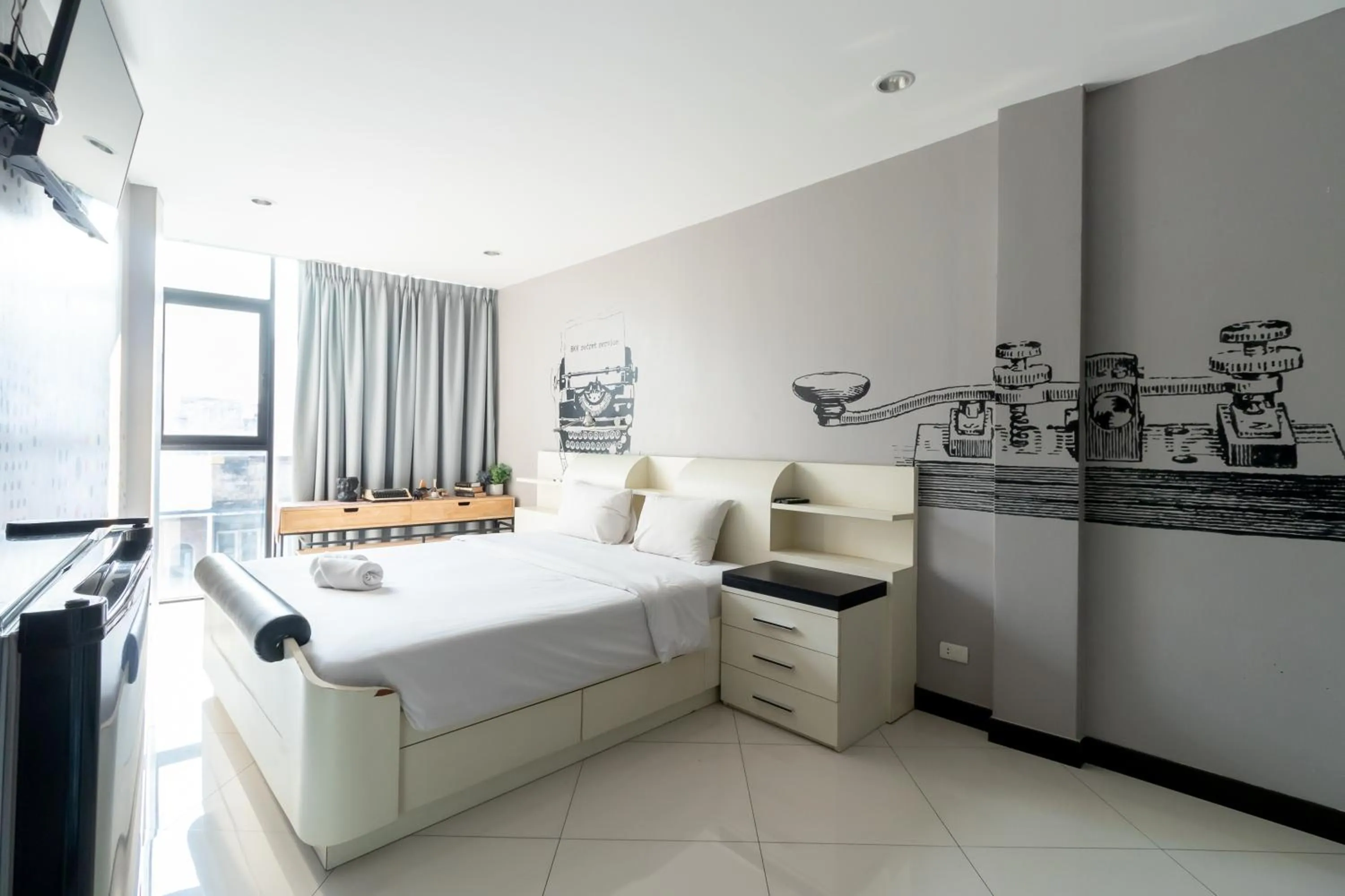 Bed in The Secret Service