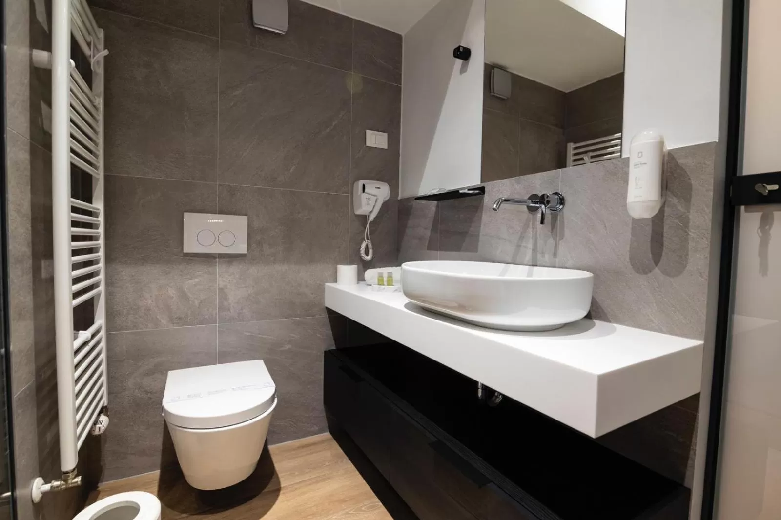 Toilet in Doma Zagreb Aparthotel