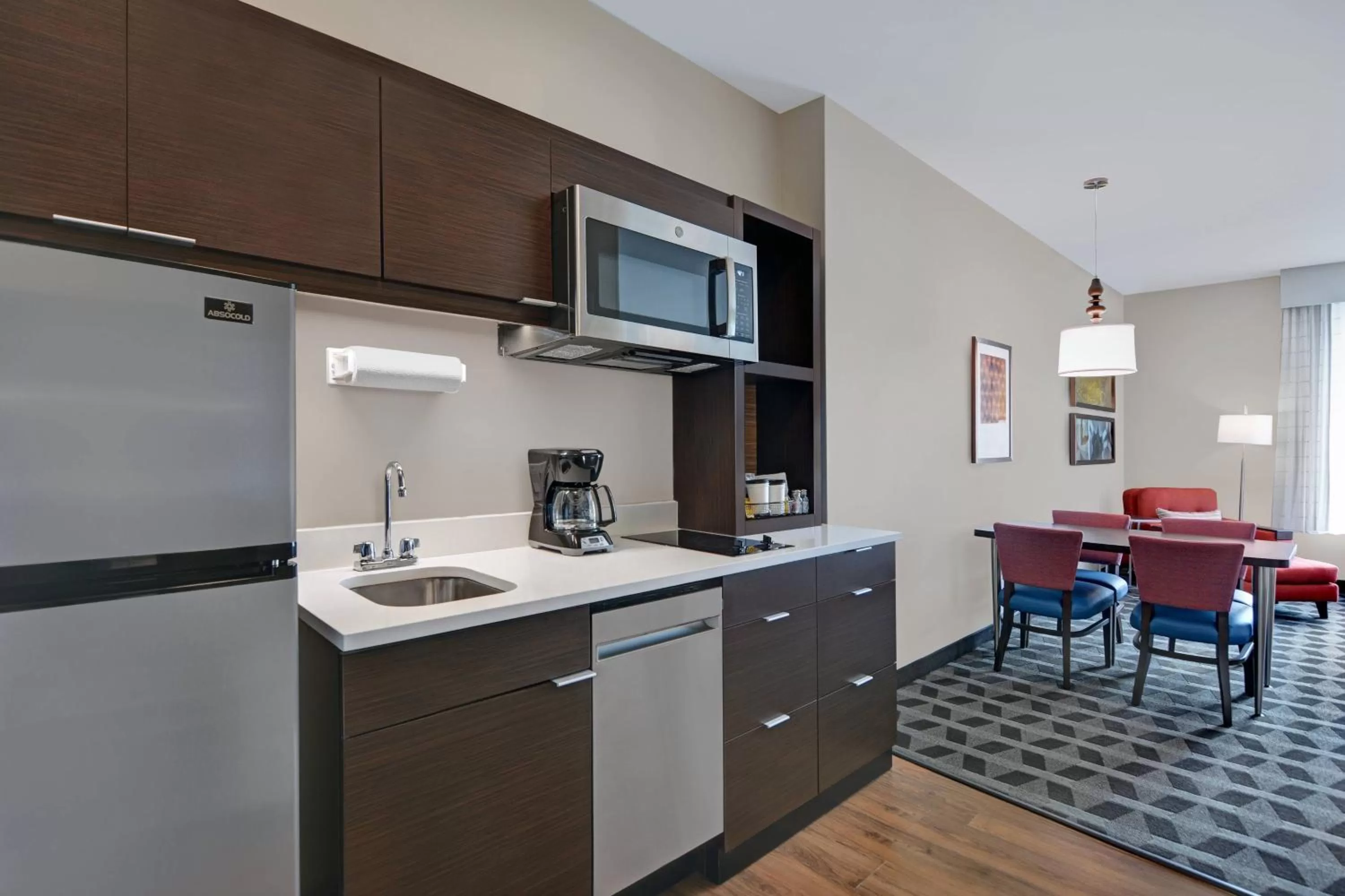 Kitchen or kitchenette in TownePlace Suites by Marriott Indianapolis Downtown