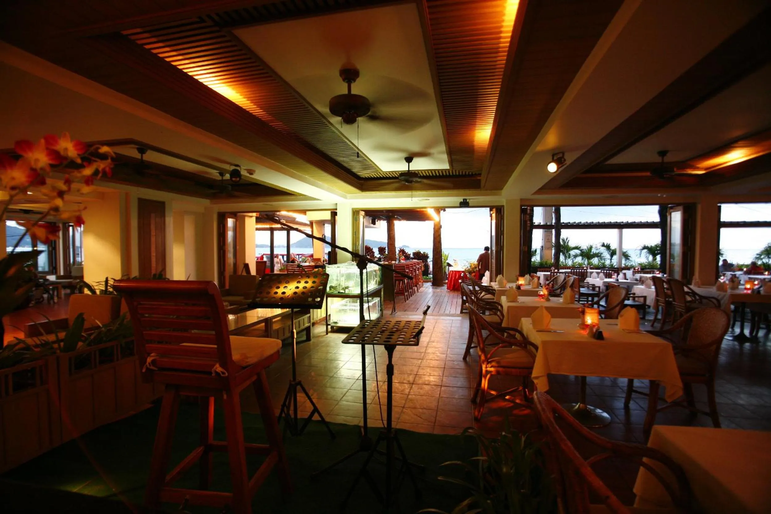 Restaurant/places to eat in Sunset Beach Resort