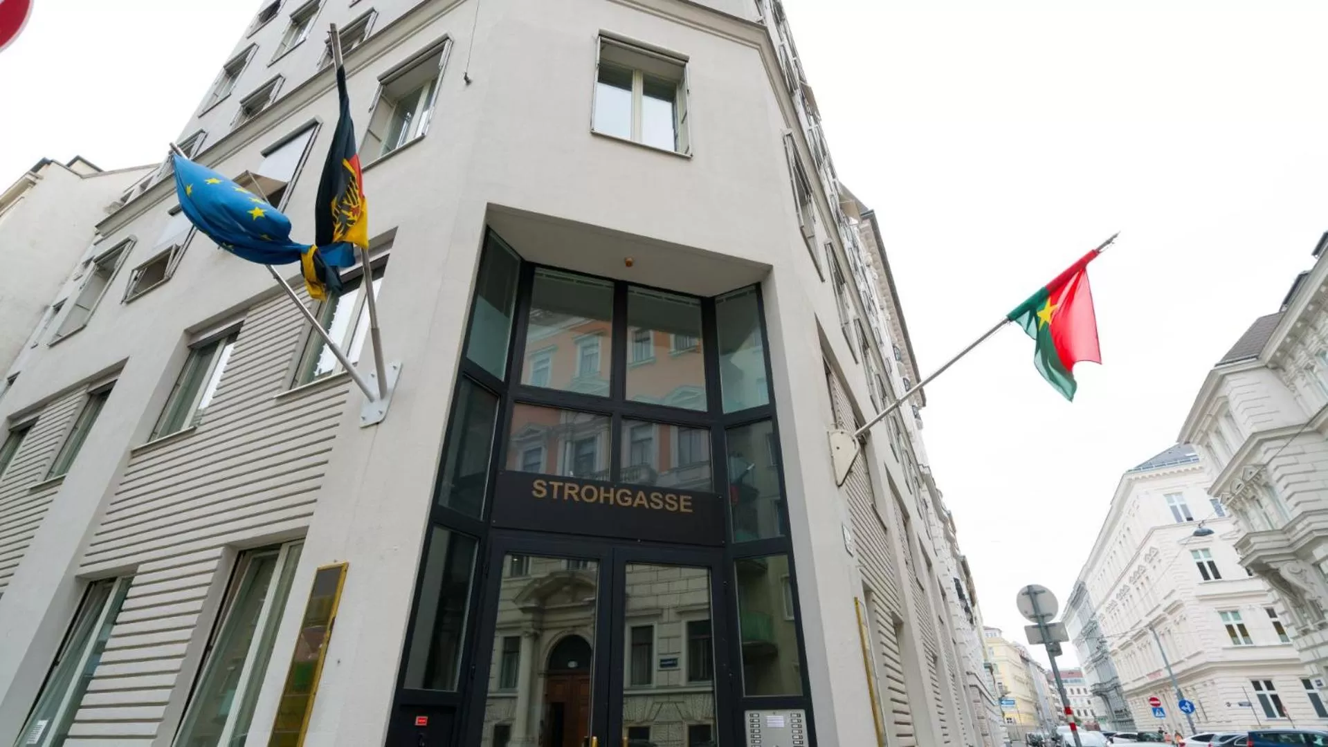 Facade/entrance in Vienna Residence, City Park - Belvedere