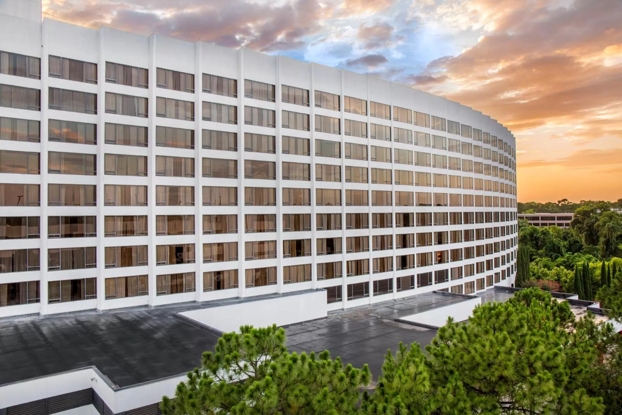 Property building in Omni Houston Hotel