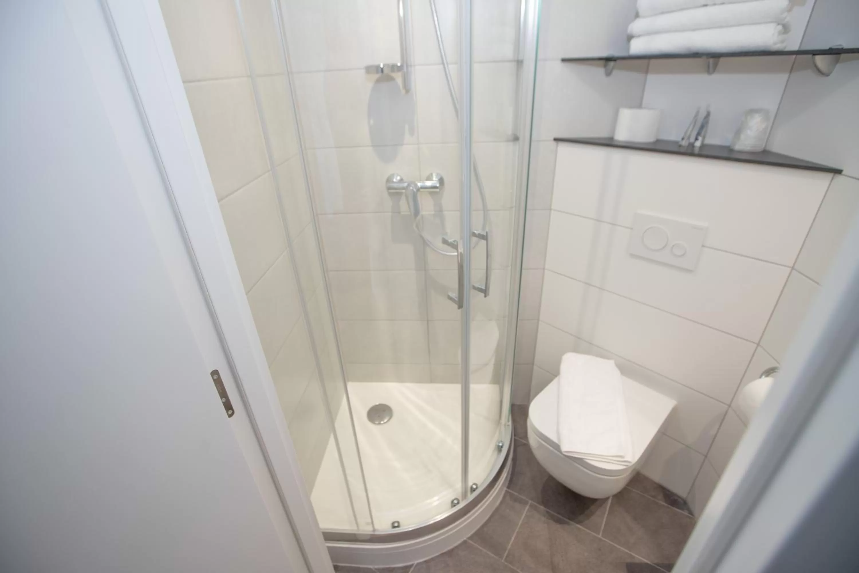 Shower in Première Classe Lyon Sud - A7