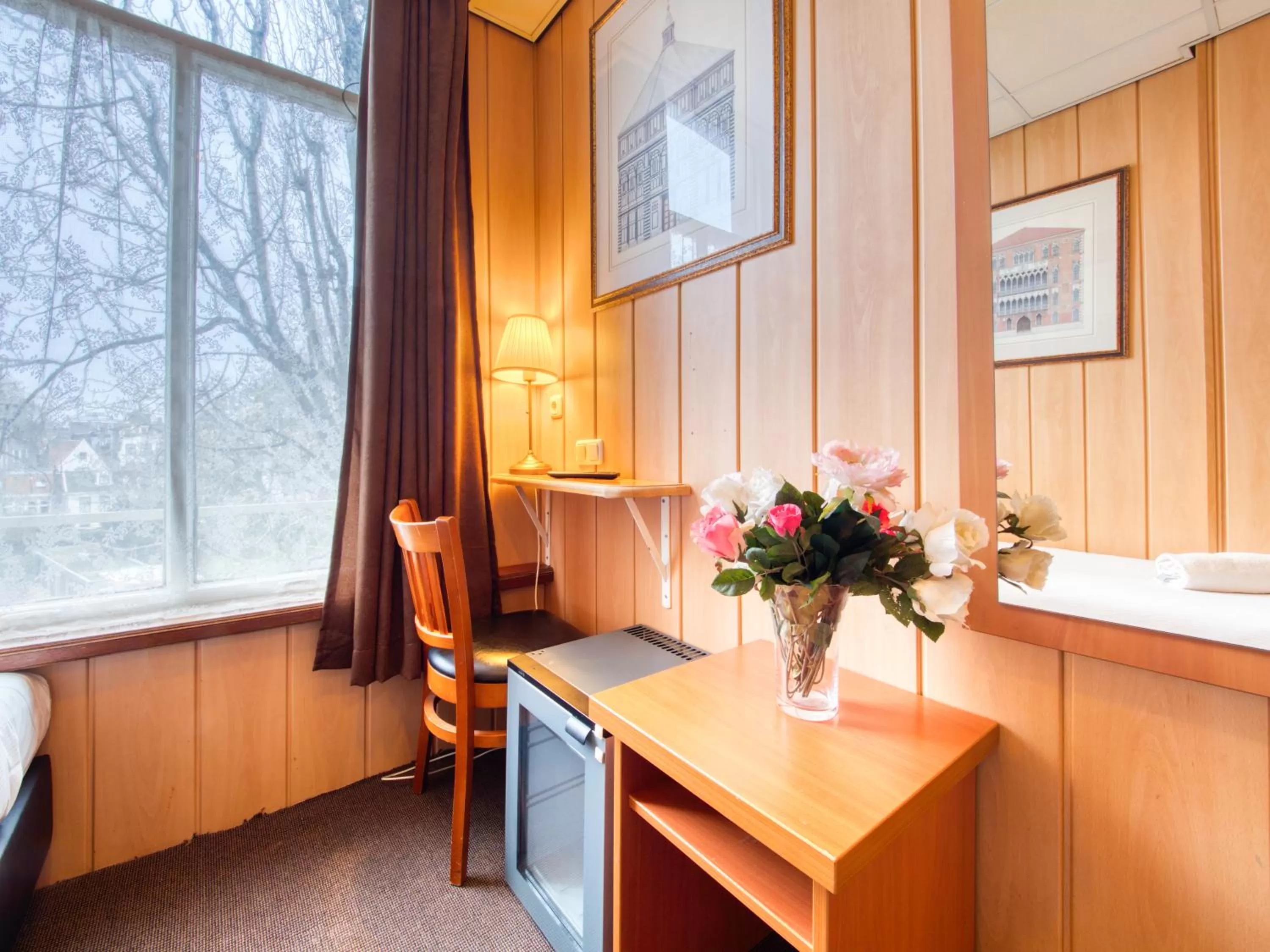 Photo of the whole room in Di-Ann City Centre Hotel