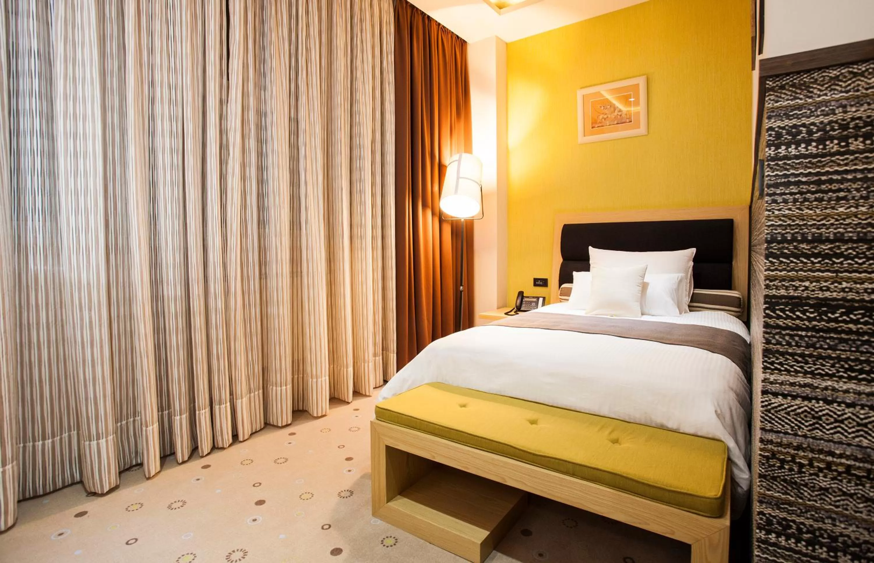 Bed in Atera Business Suites