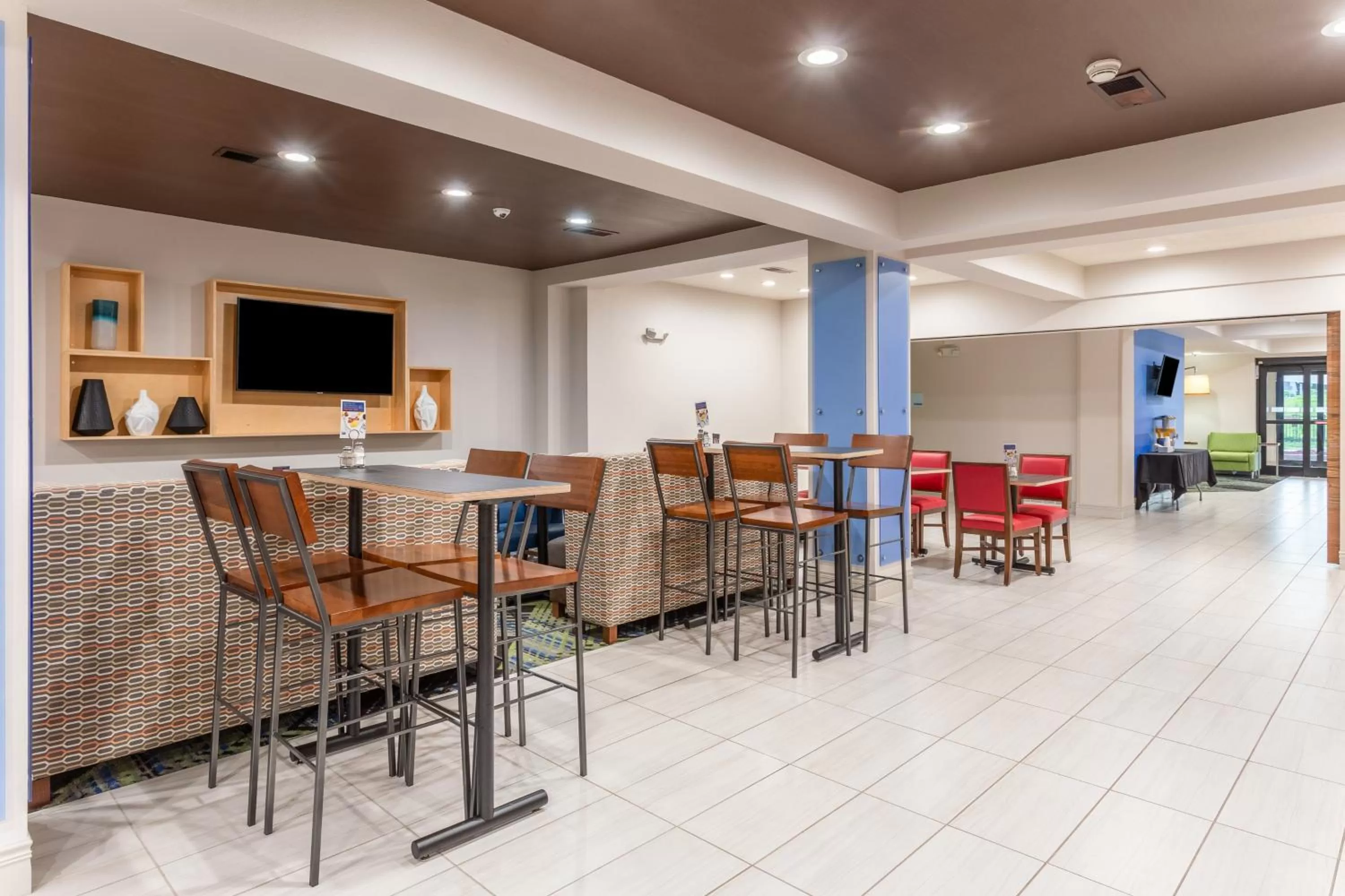 Breakfast in Holiday Inn Express & Suites O'Fallon-Shiloh by IHG