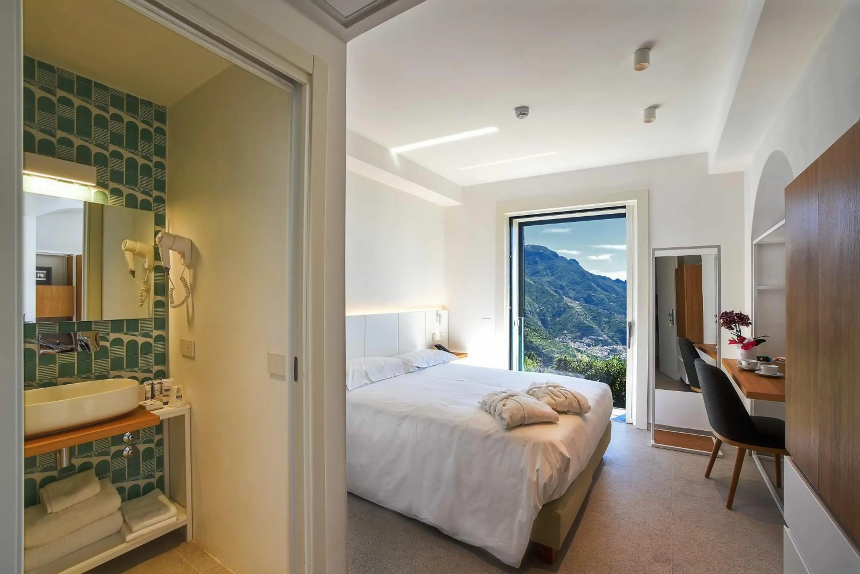 Photo of the whole room, Bed in Hotel Graal