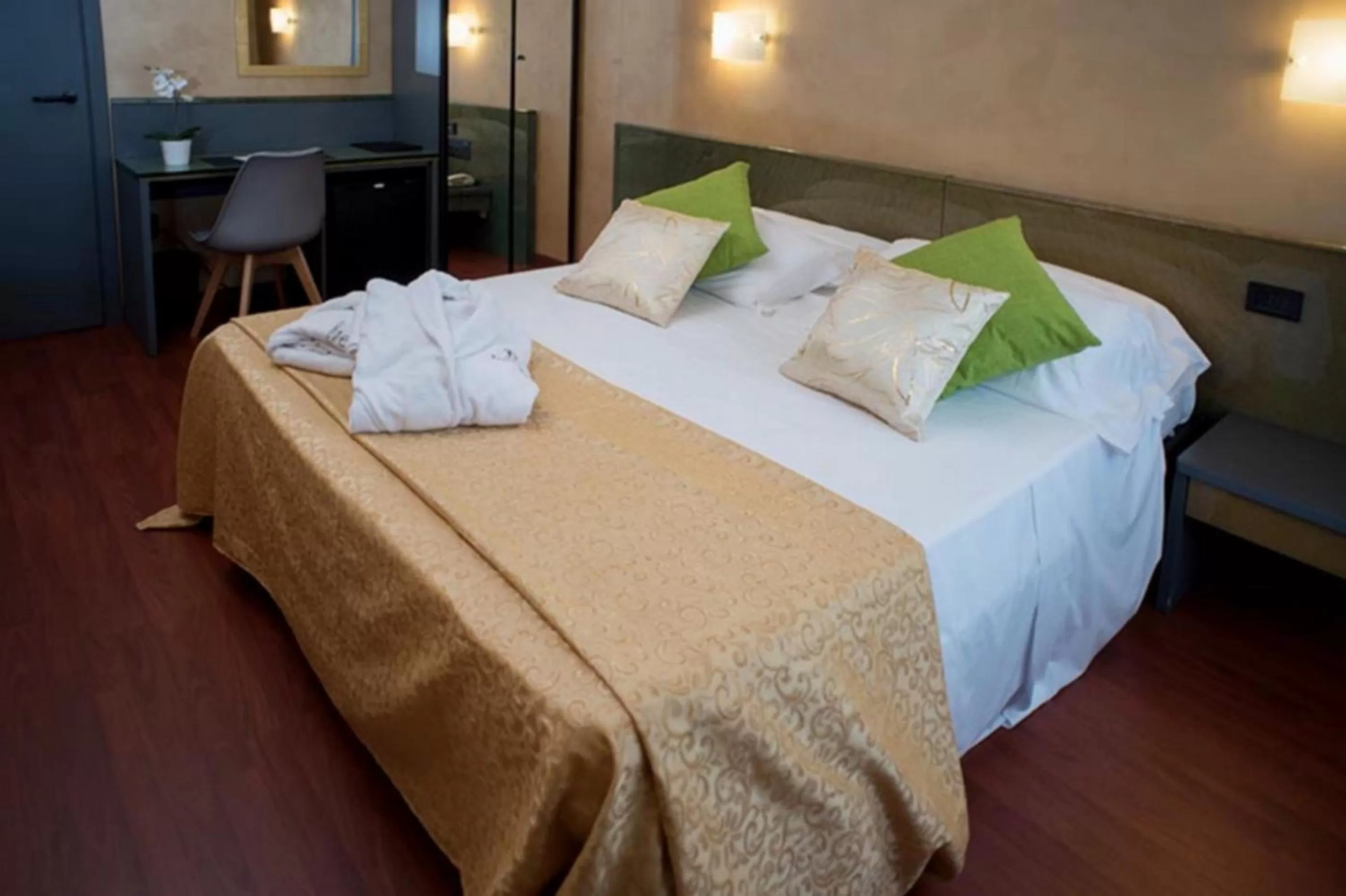 Photo of the whole room, Bed in Hotel il Castelletto