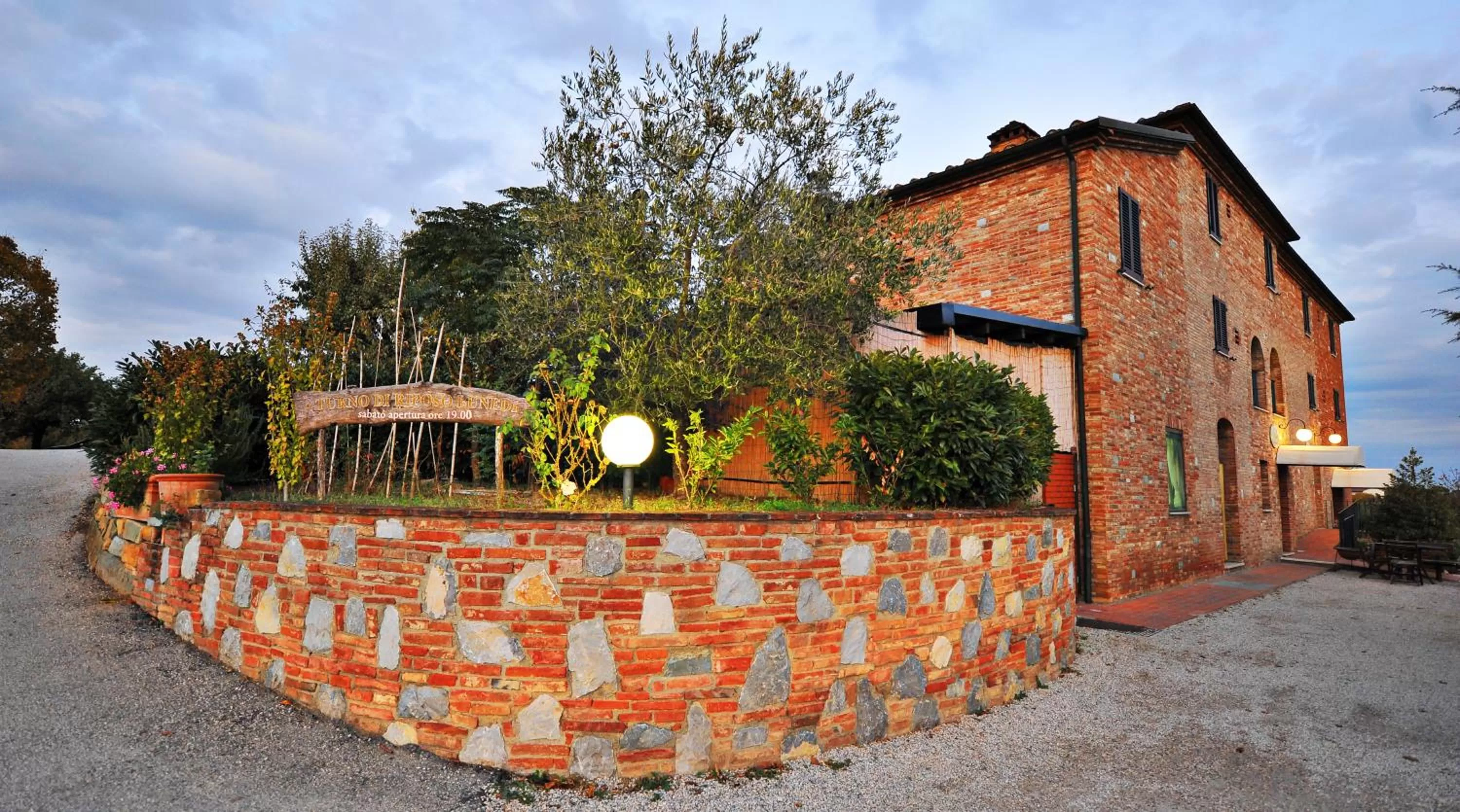 Restaurant/places to eat in Albergo La Foresteria