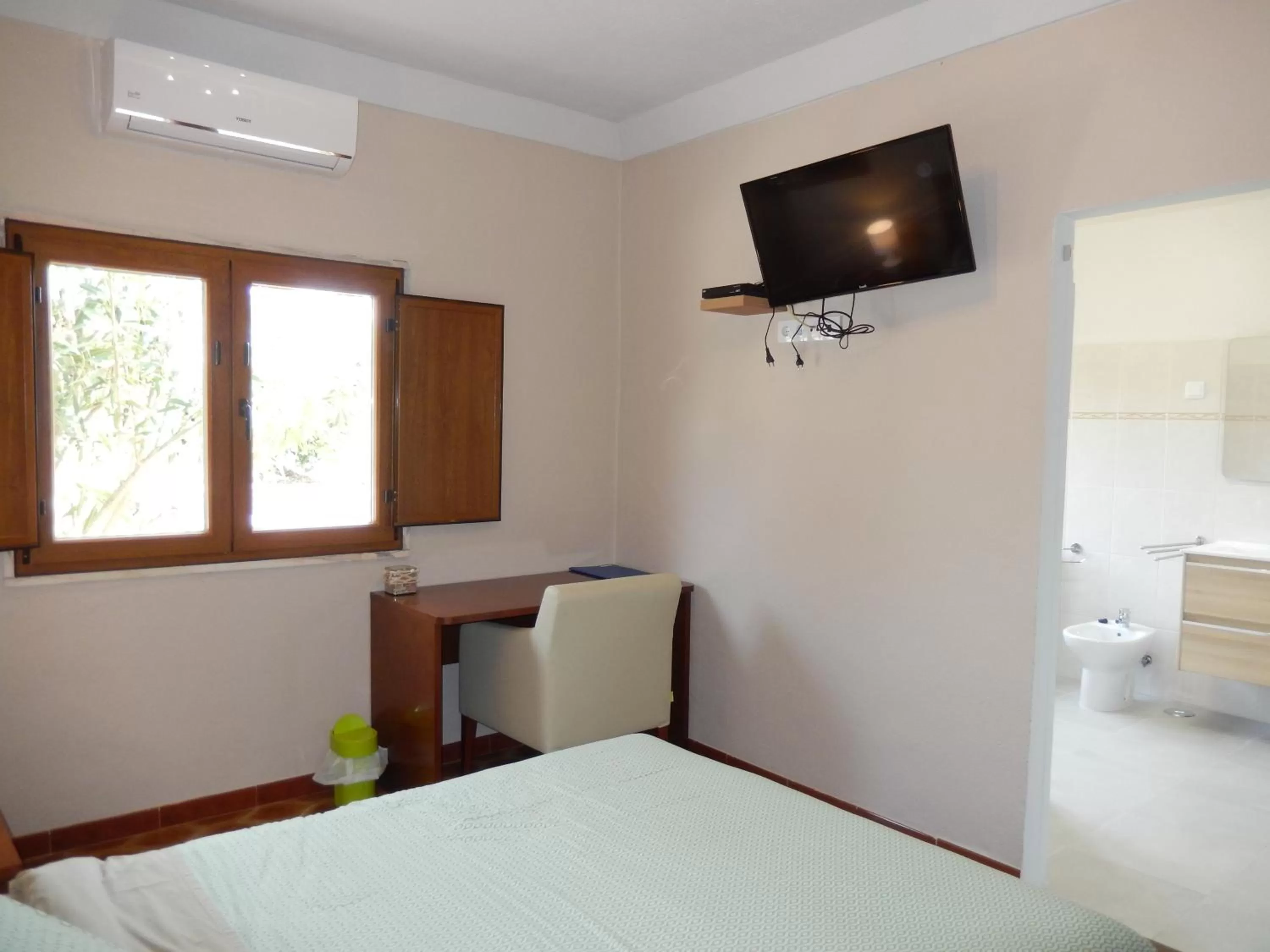 Bed in Quinta Laranjal da Arrabida