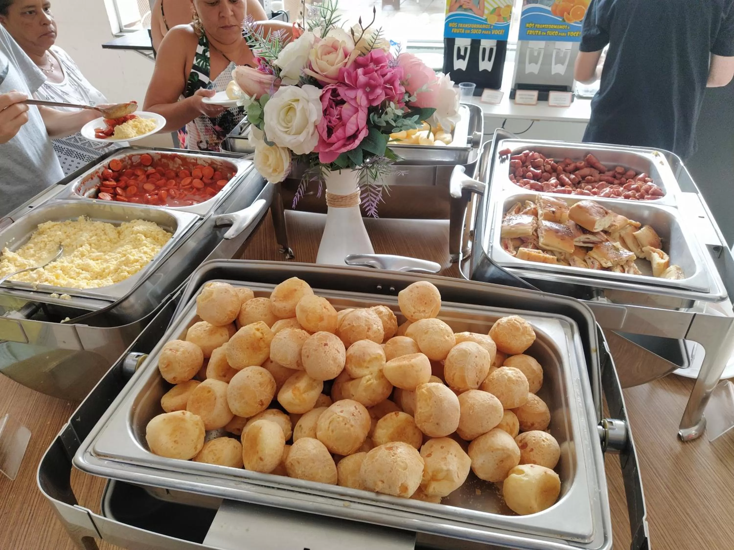 Buffet breakfast in Spazzio Diroma Acqua e Splash Caldas novas, GRATIS PARK