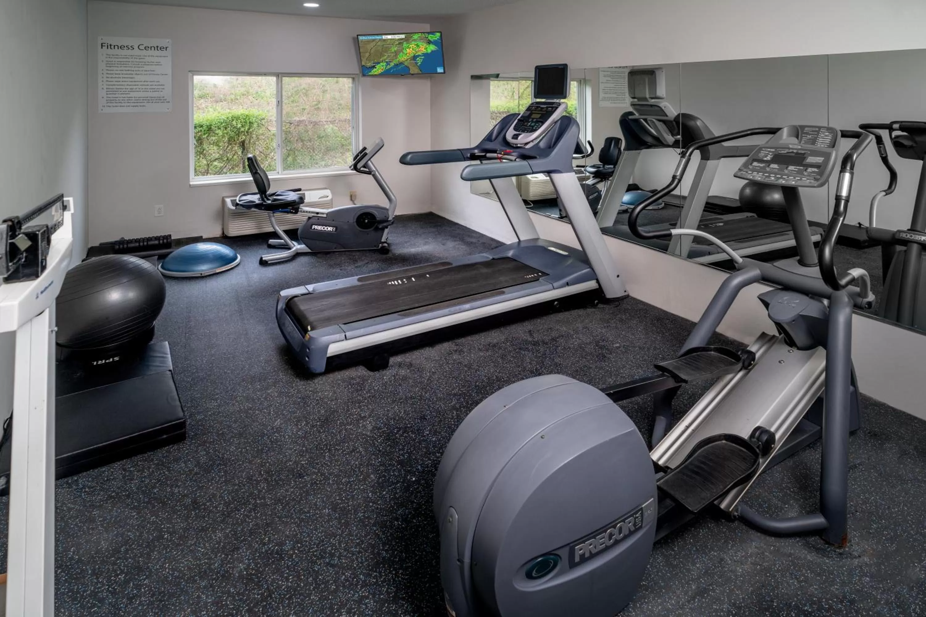 Fitness centre/facilities in Holiday Inn Express - Charleston/Kanawha City by IHG