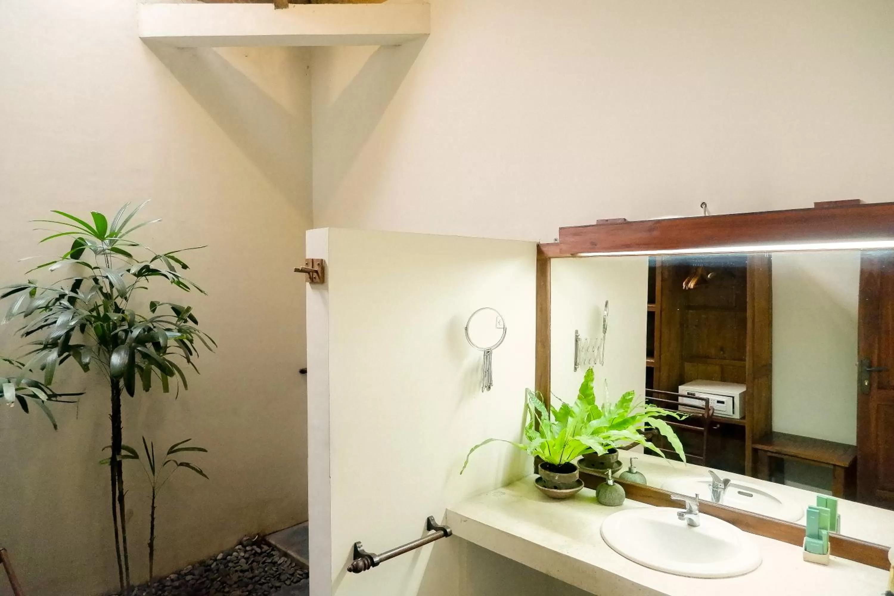 Shower in D'omah Yogya Hotel