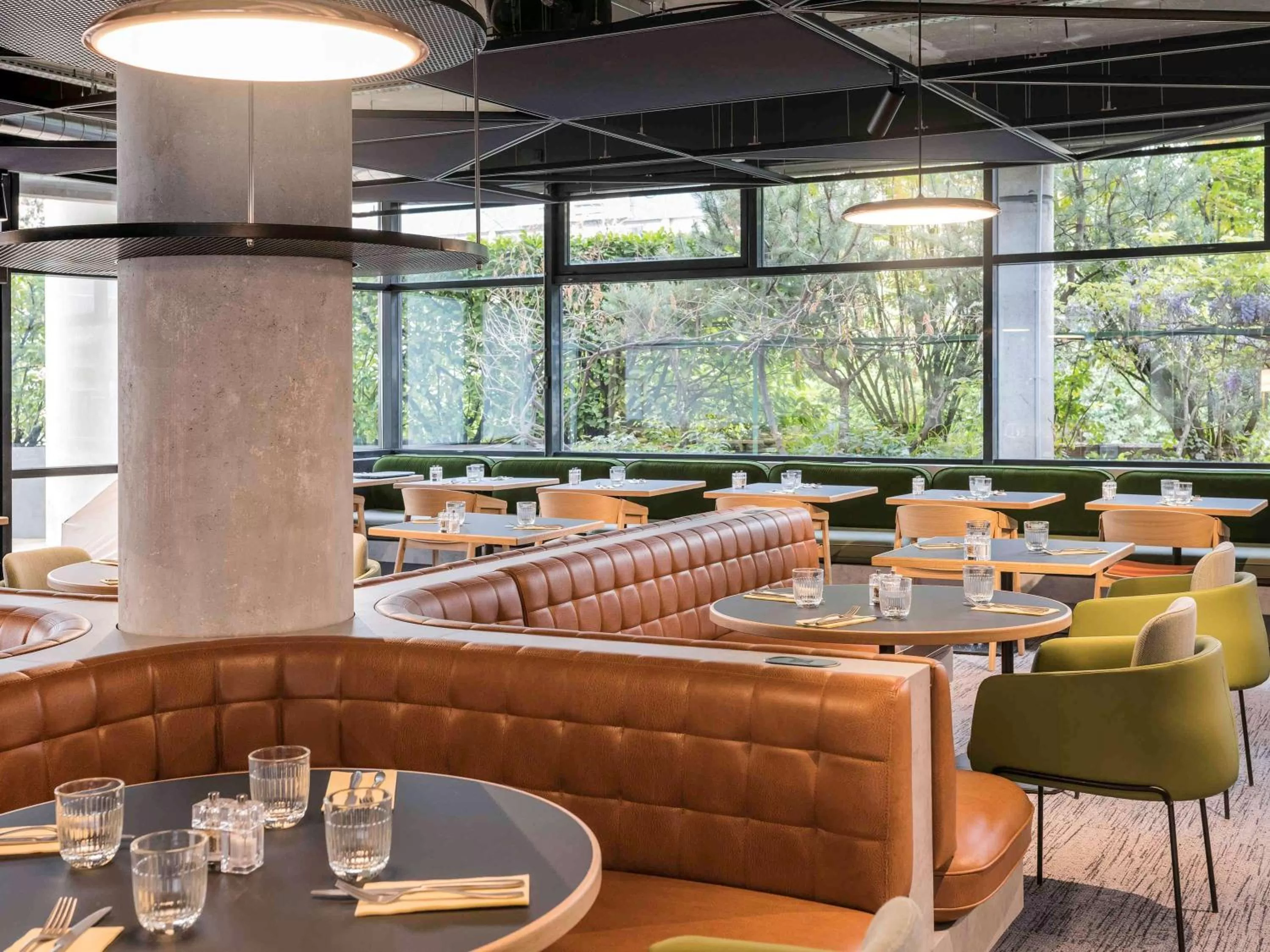 Restaurant/places to eat in Novotel Annecy Centre