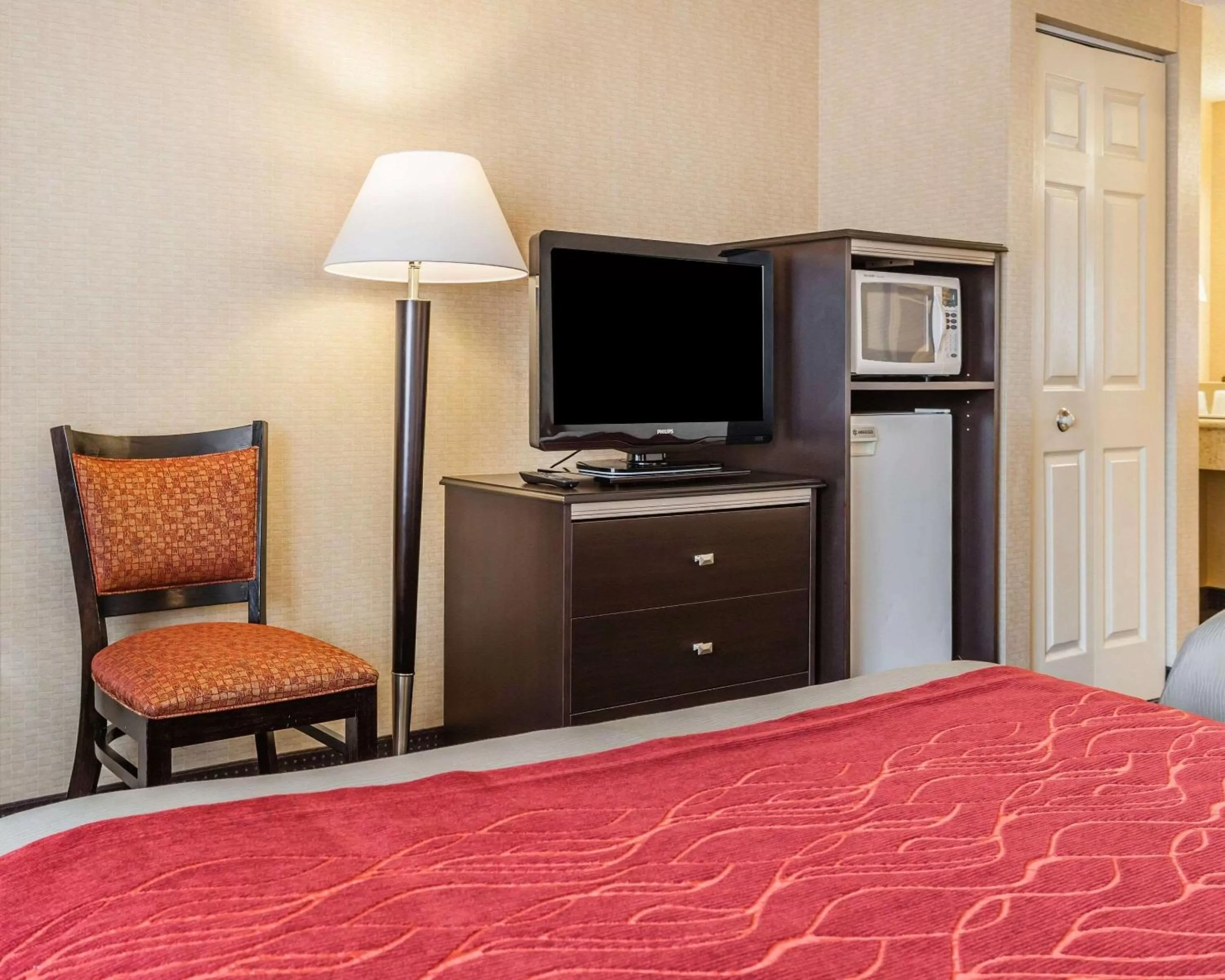 Photo of the whole room, Bed in Comfort Inn On the Bay