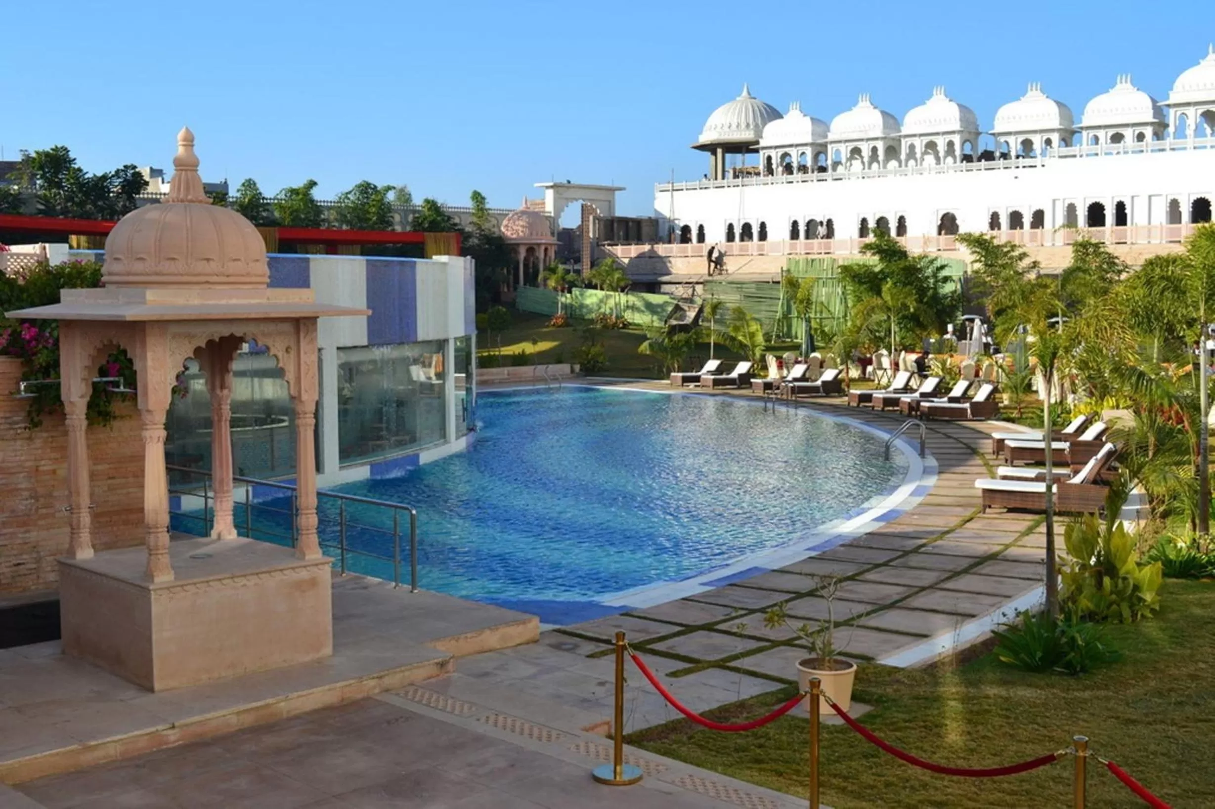 Swimming pool in Radisson Blu Udaipur Palace Resort & Spa