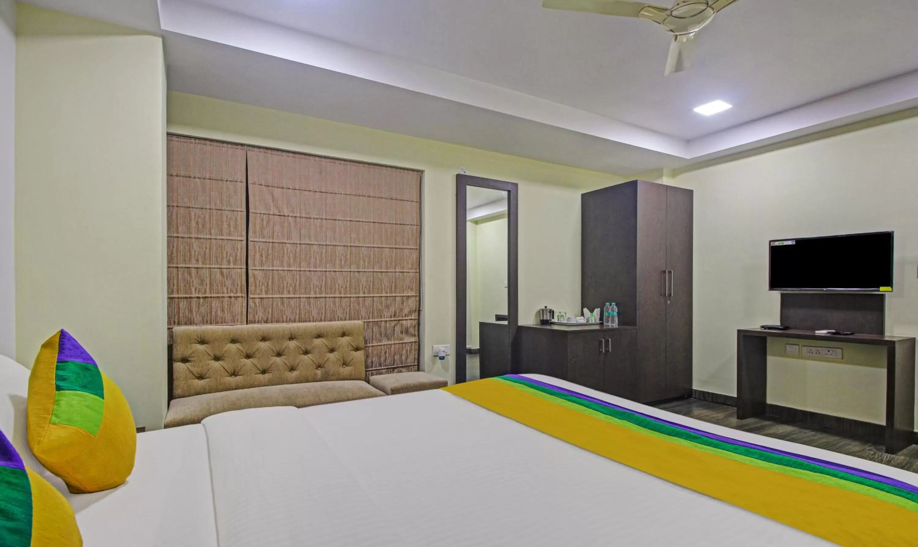 Bedroom, Bed in Itsy Hotels Reotel Near Rabindra Sarobar
