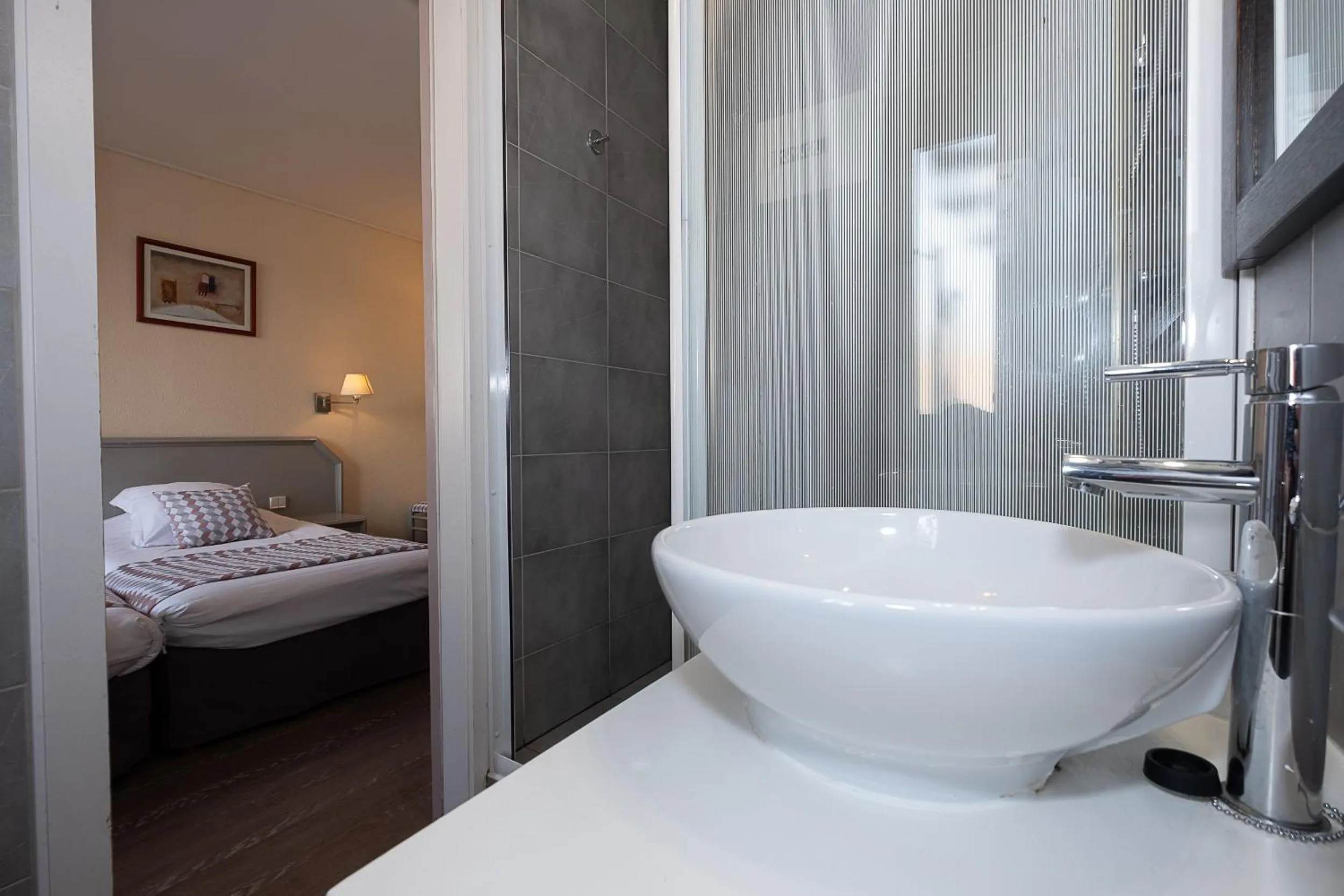 Bed in The Originals City Hotel de l Ange Guebwiller