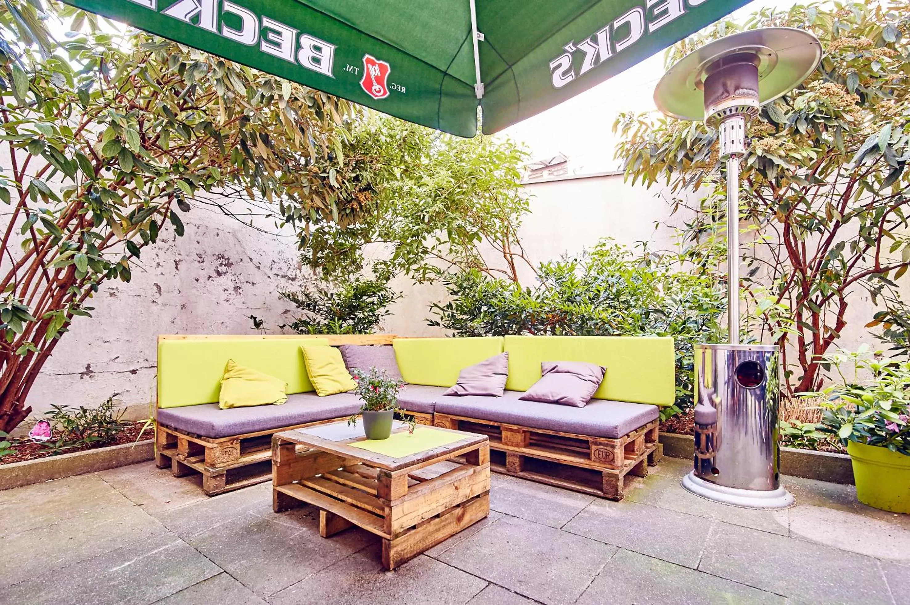 Patio in DJH-Gästehaus Bermuda3Eck