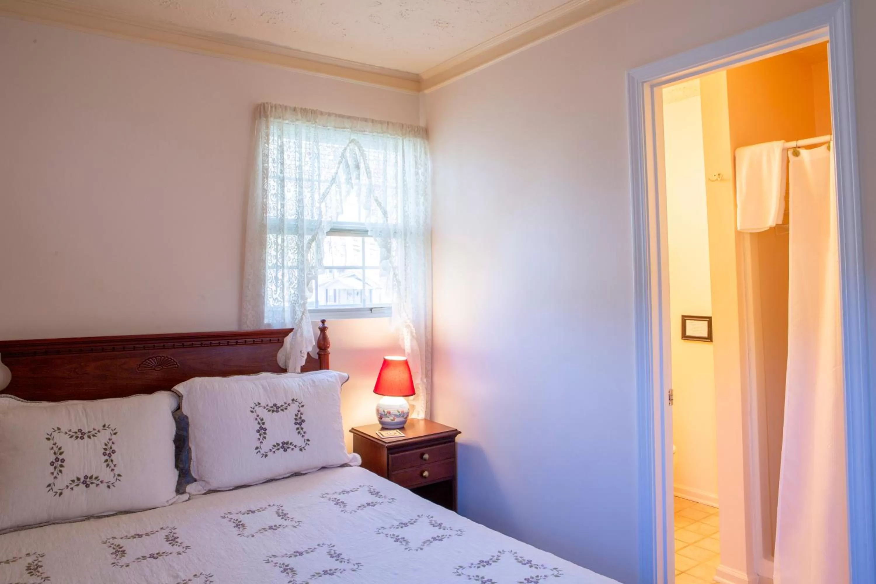 Bed in The Chimney Rock Inn & Cottages