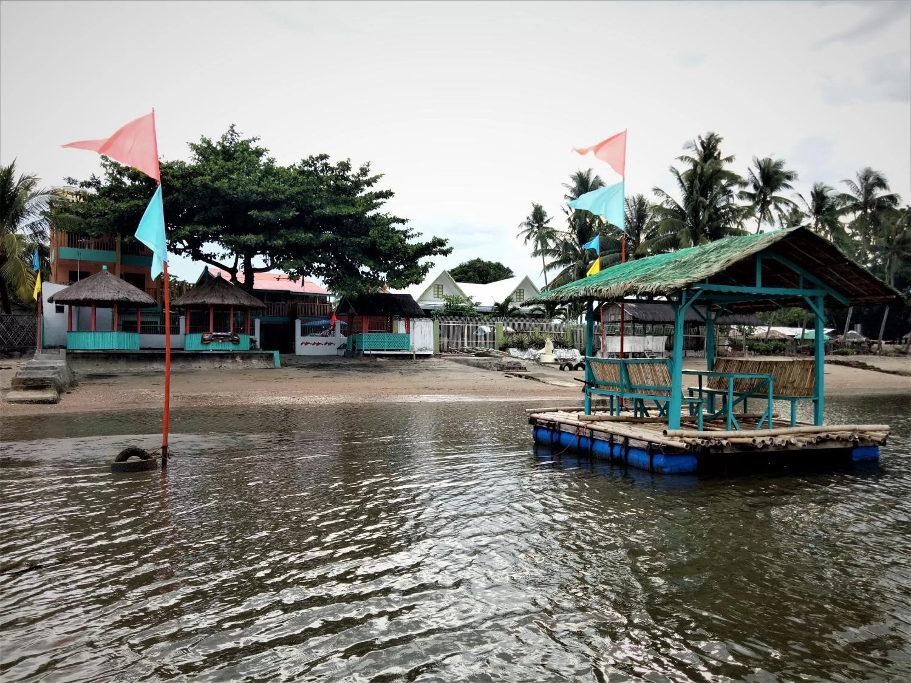 Property building in SmallFry's Beach Resort