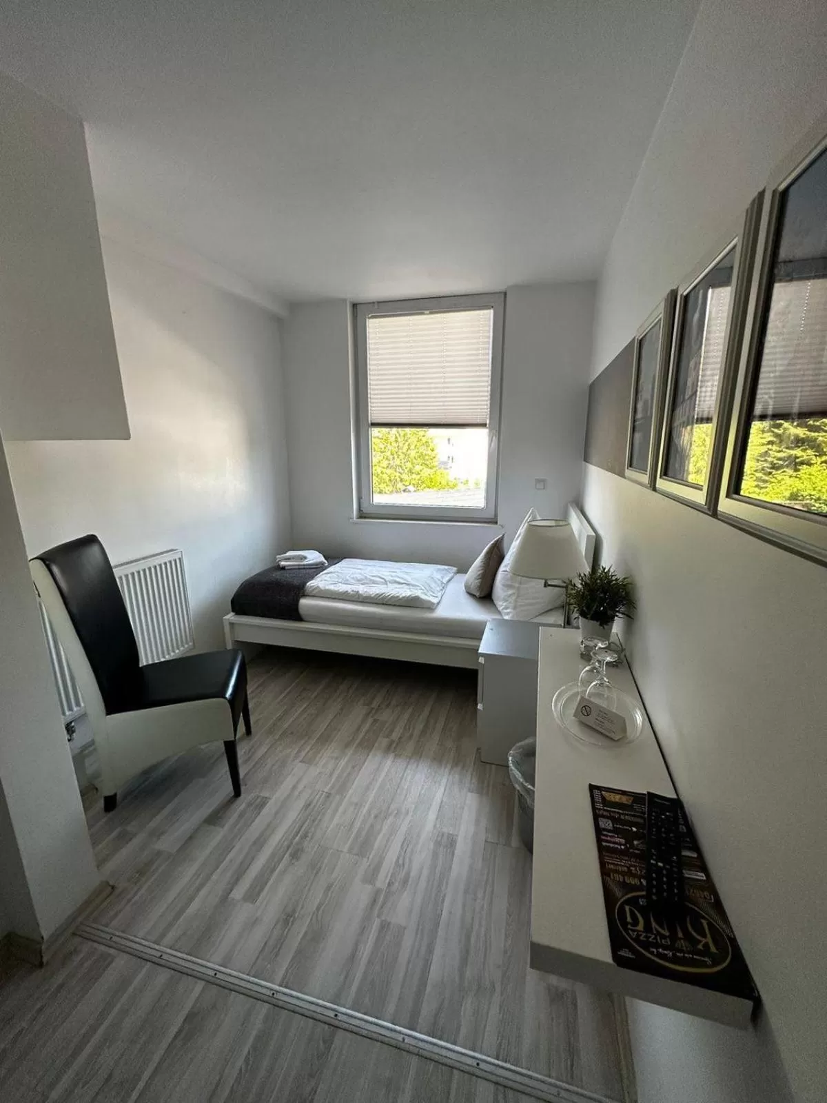 Bed in Hotel Deutscher Hof