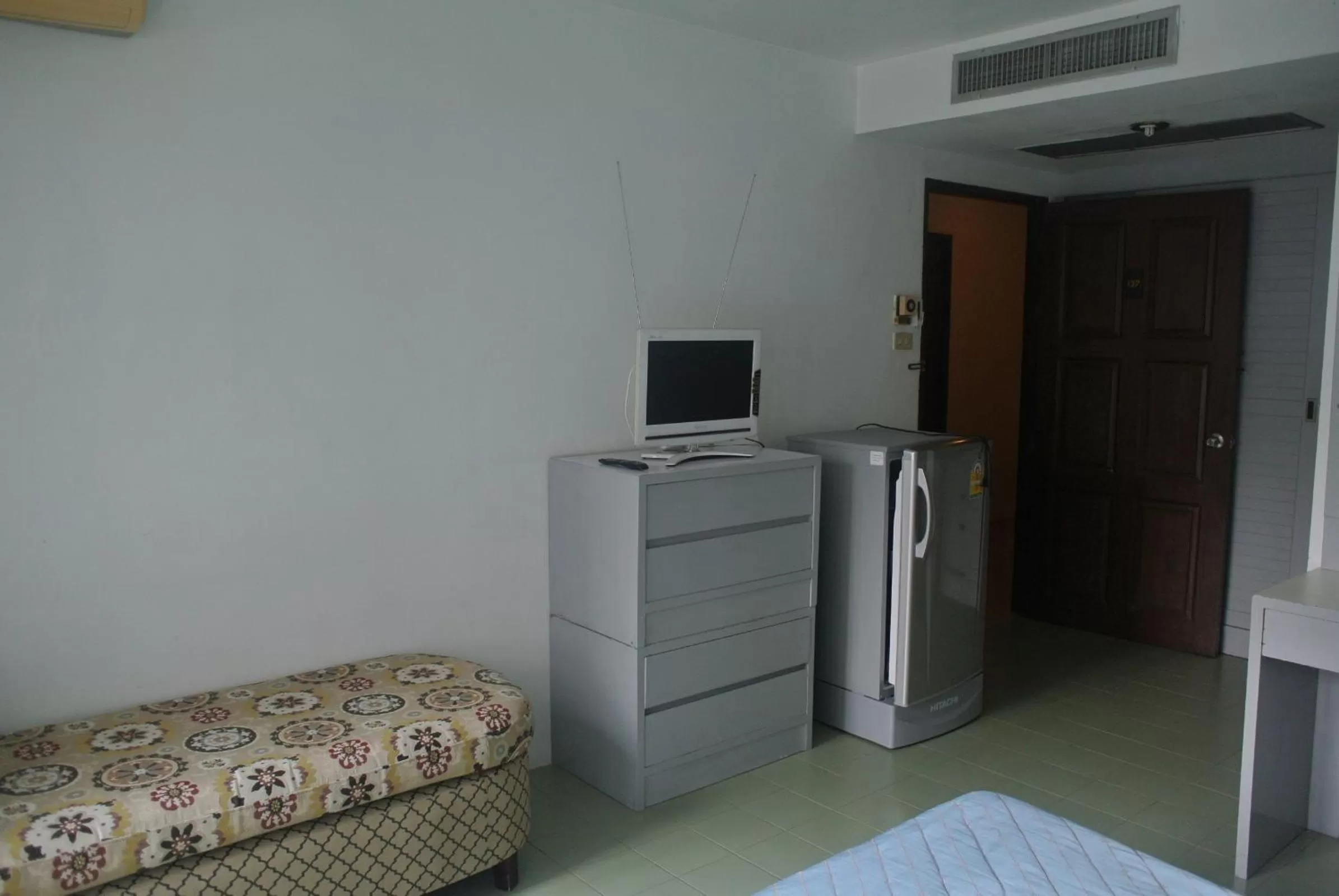 Decorative detail, Bed in Oriental Smile Hotel