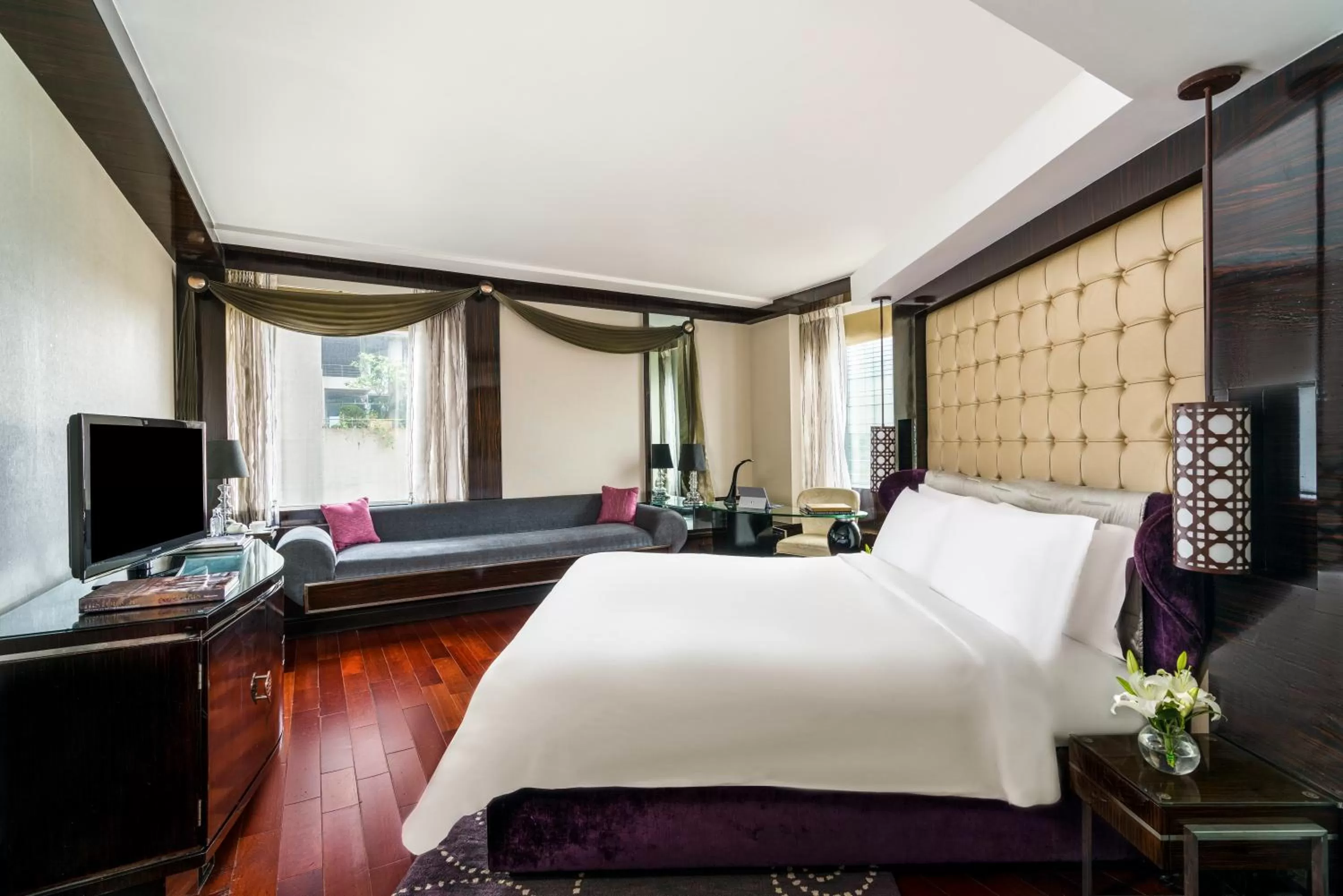 Junior King Suite with Breakfast, Hi-Tea, Cocktail Hours, Meeting Room for 1h and Airport Transfer in Sofitel Mumbai BKC