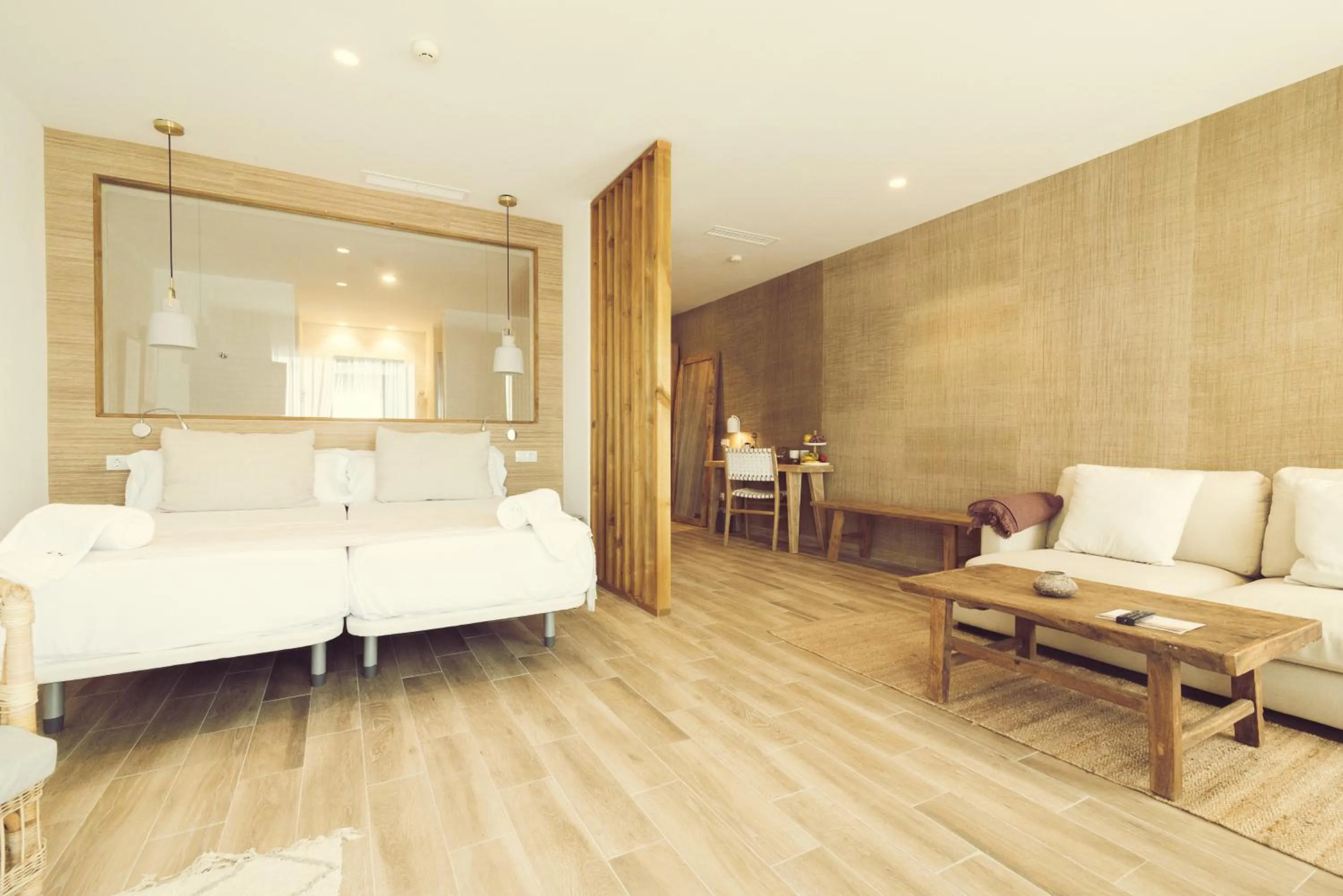 Living room, Bed in ICON Valparaiso - Adults Only